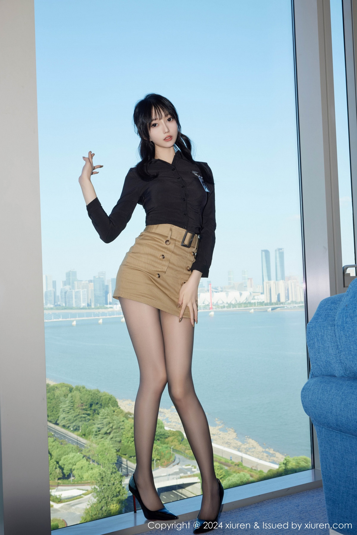 [XiuRen]高清写真图 2024.10.18 No.9309 玥儿玥er 短裙黑丝