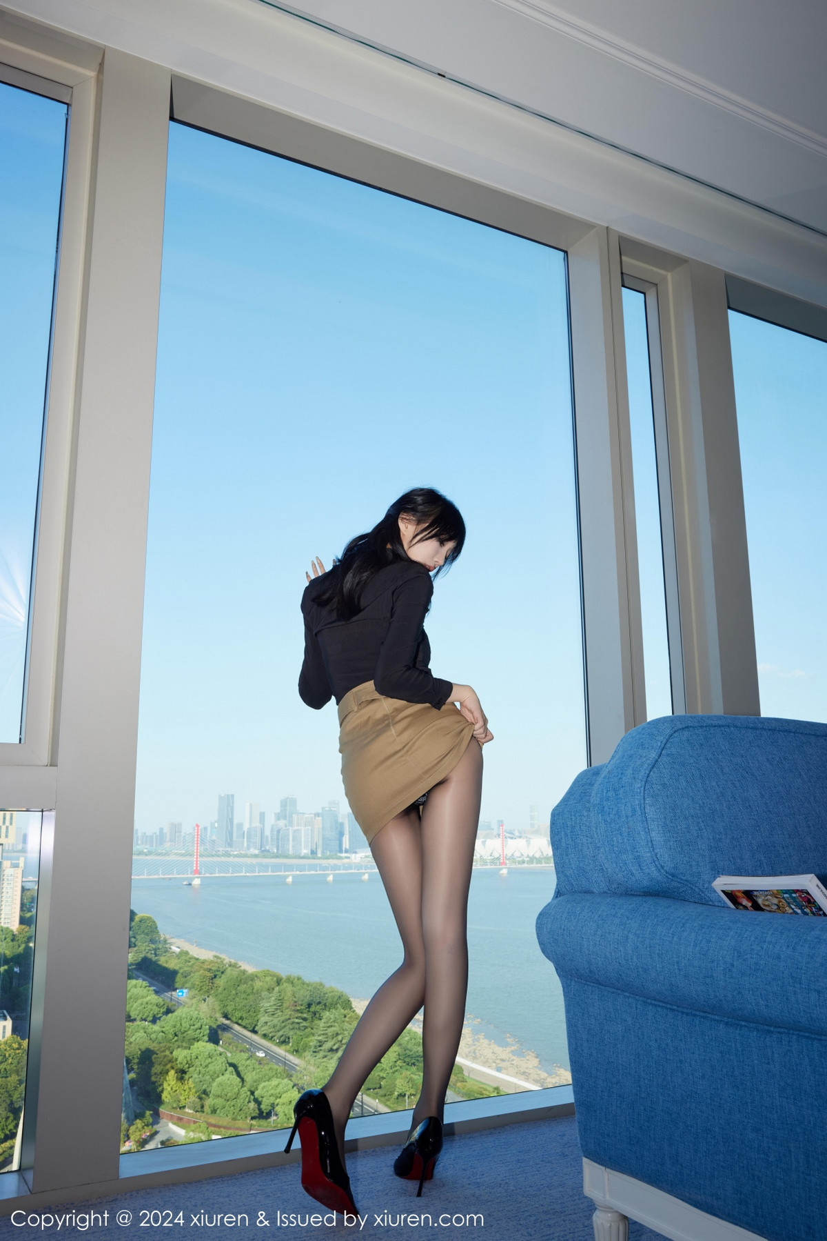[XiuRen]高清写真图 2024.10.18 No.9309 玥儿玥er 短裙黑丝