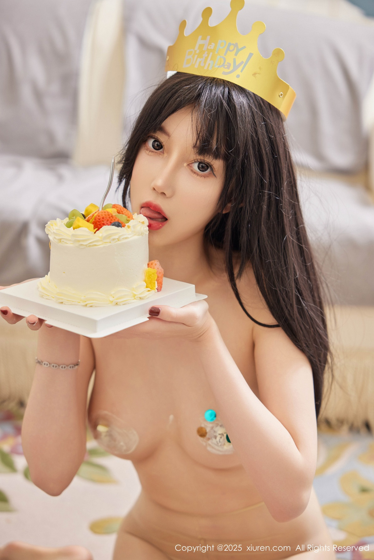 [XiuRen]高清写真图 2025.02.10 No.9864 玥儿玥er 丝袜美腿