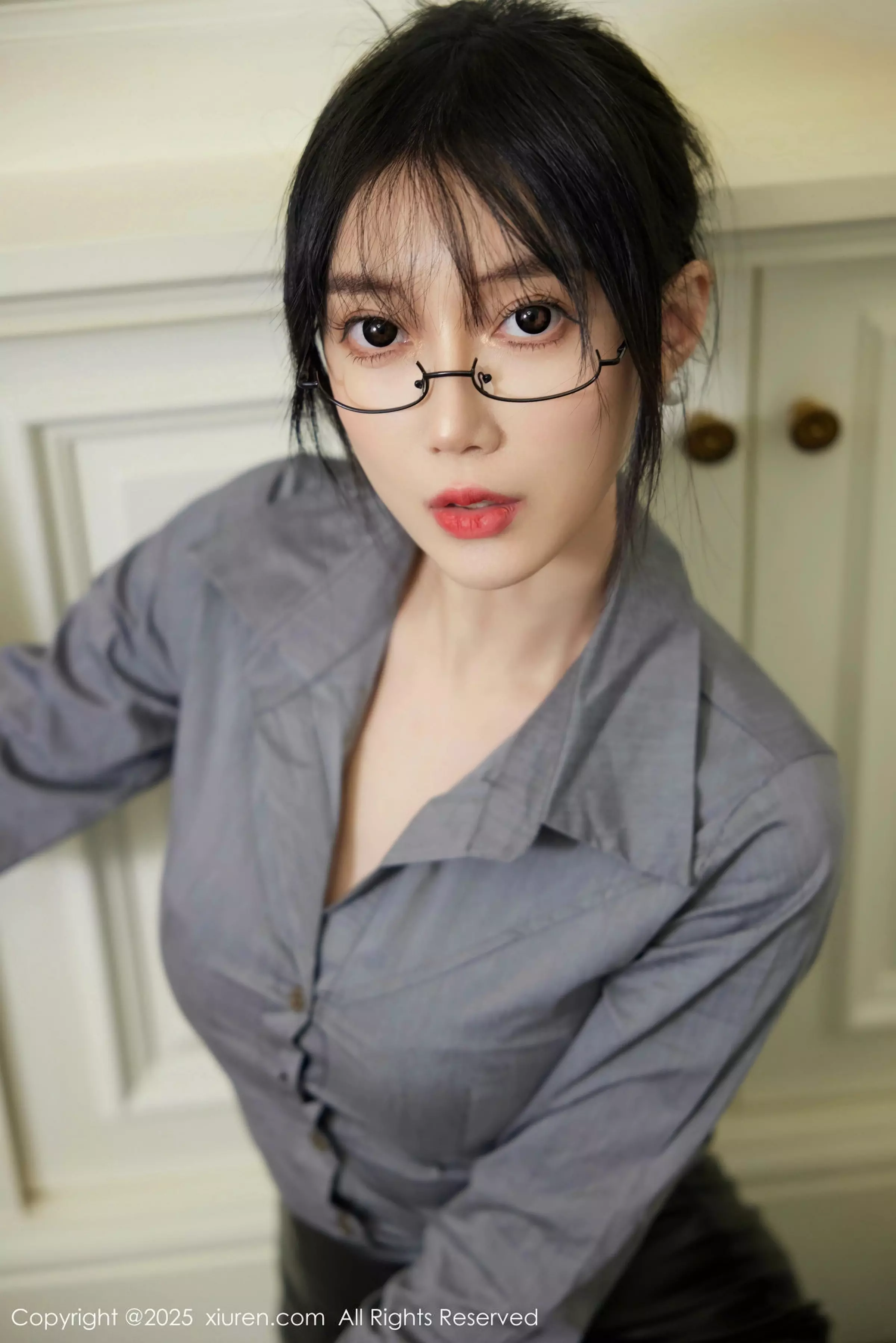 [XiuRen]高清写真图 2025.03.19 No.10043 玥儿玥er 杭州旅拍