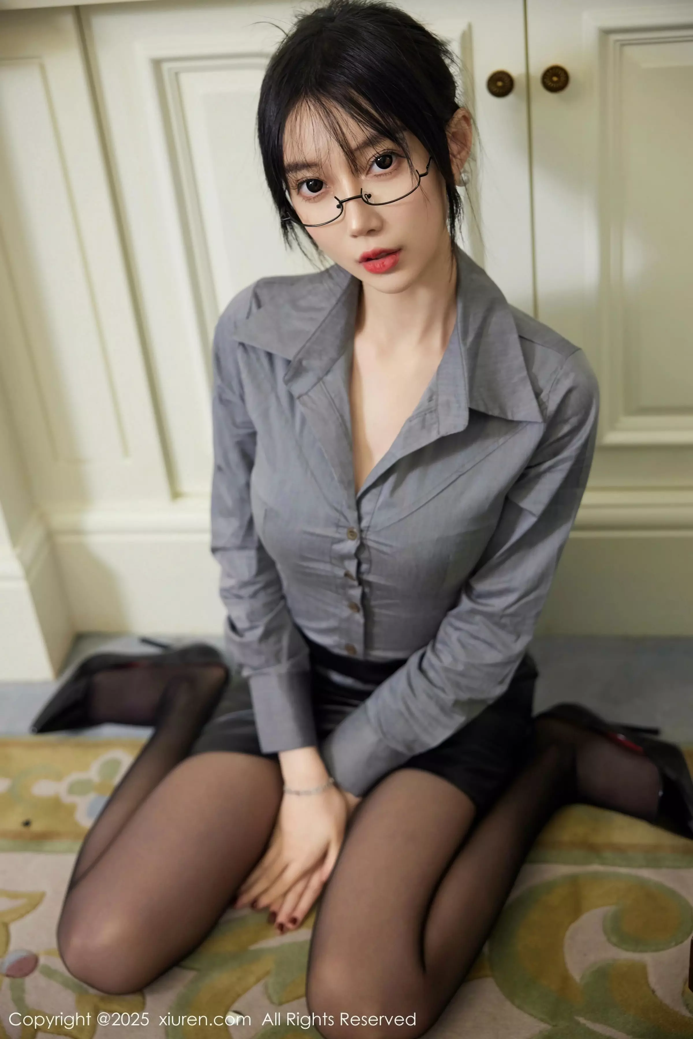 [XiuRen]高清写真图 2025.03.19 No.10043 玥儿玥er 杭州旅拍