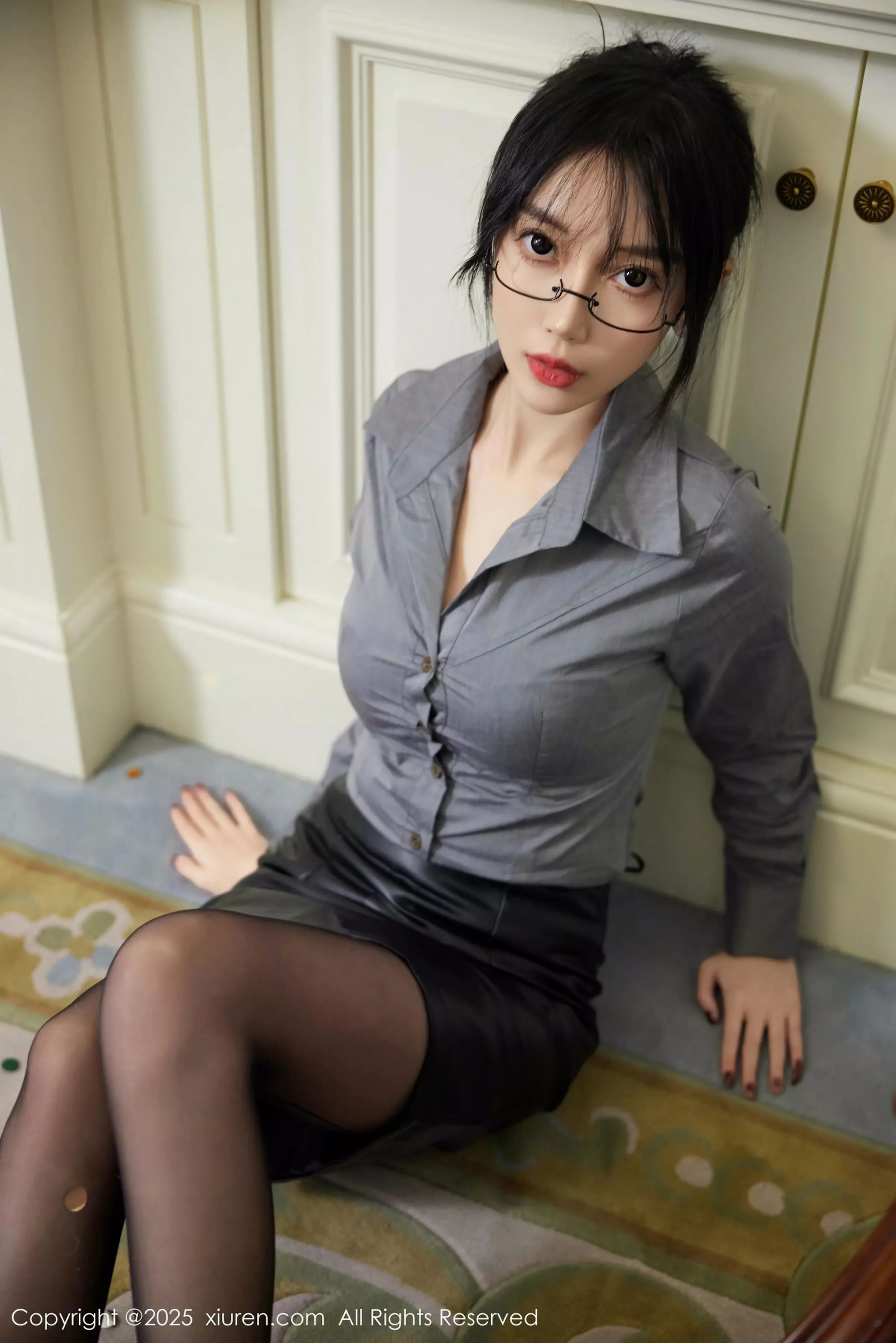 [XiuRen]高清写真图 2025.03.19 No.10043 玥儿玥er 杭州旅拍