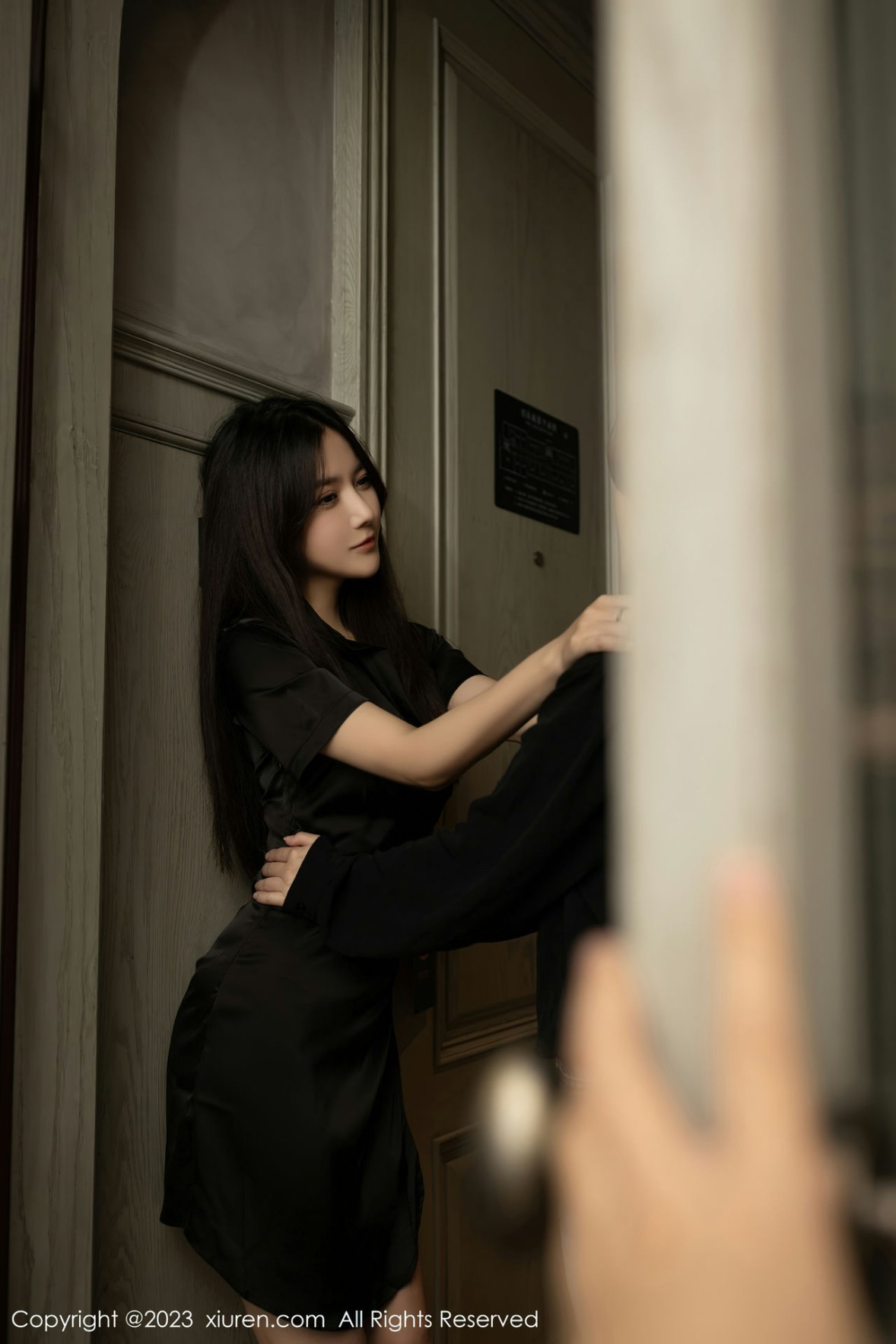 [XiuRen]高清写真图 2023.01.20 No.6172 鱼子酱Fish 妩媚美腿