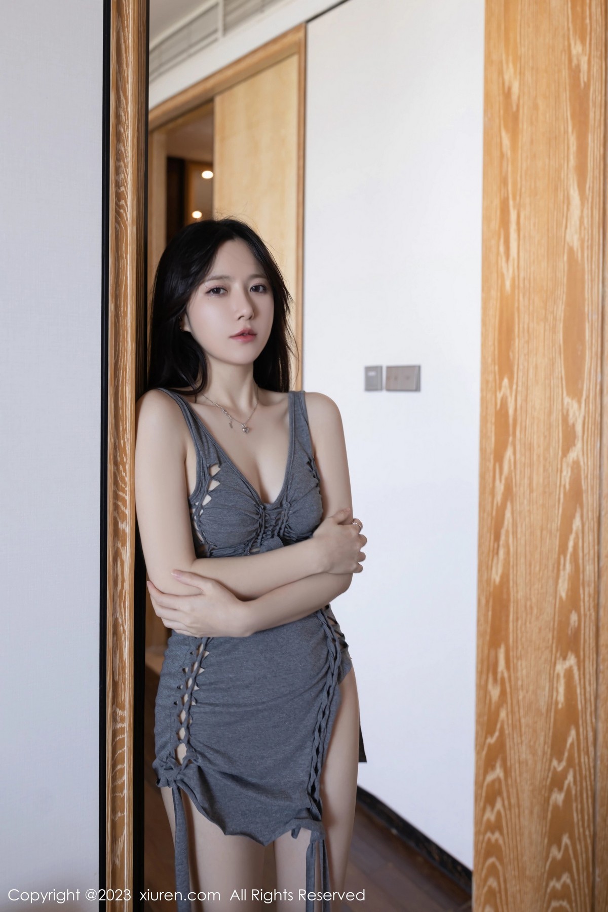 [XiuRen]高清写真图 2023.03.03 No.6361 鱼子酱Fish 美腿妩媚