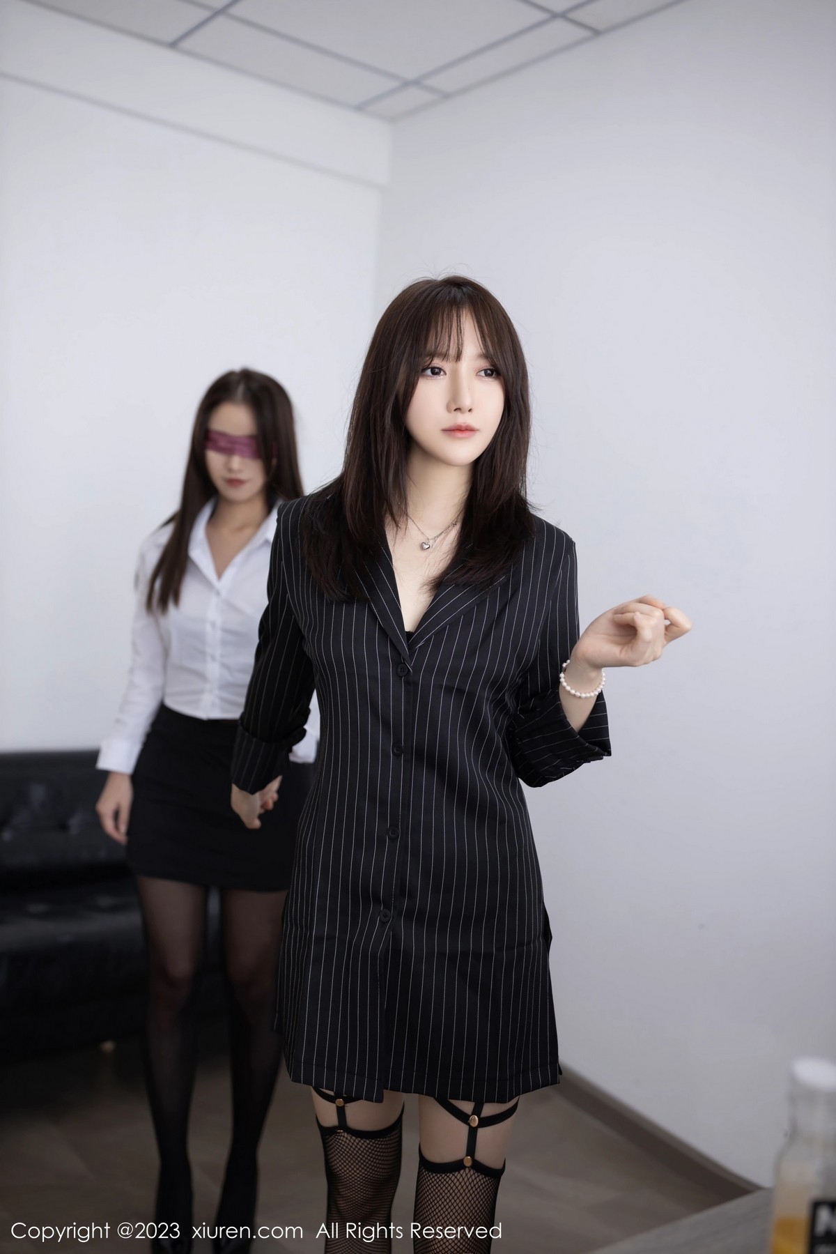 [XiuRen]高清写真图 2023.04.28 No.6664 鱼子酱Fish 黑色美腿