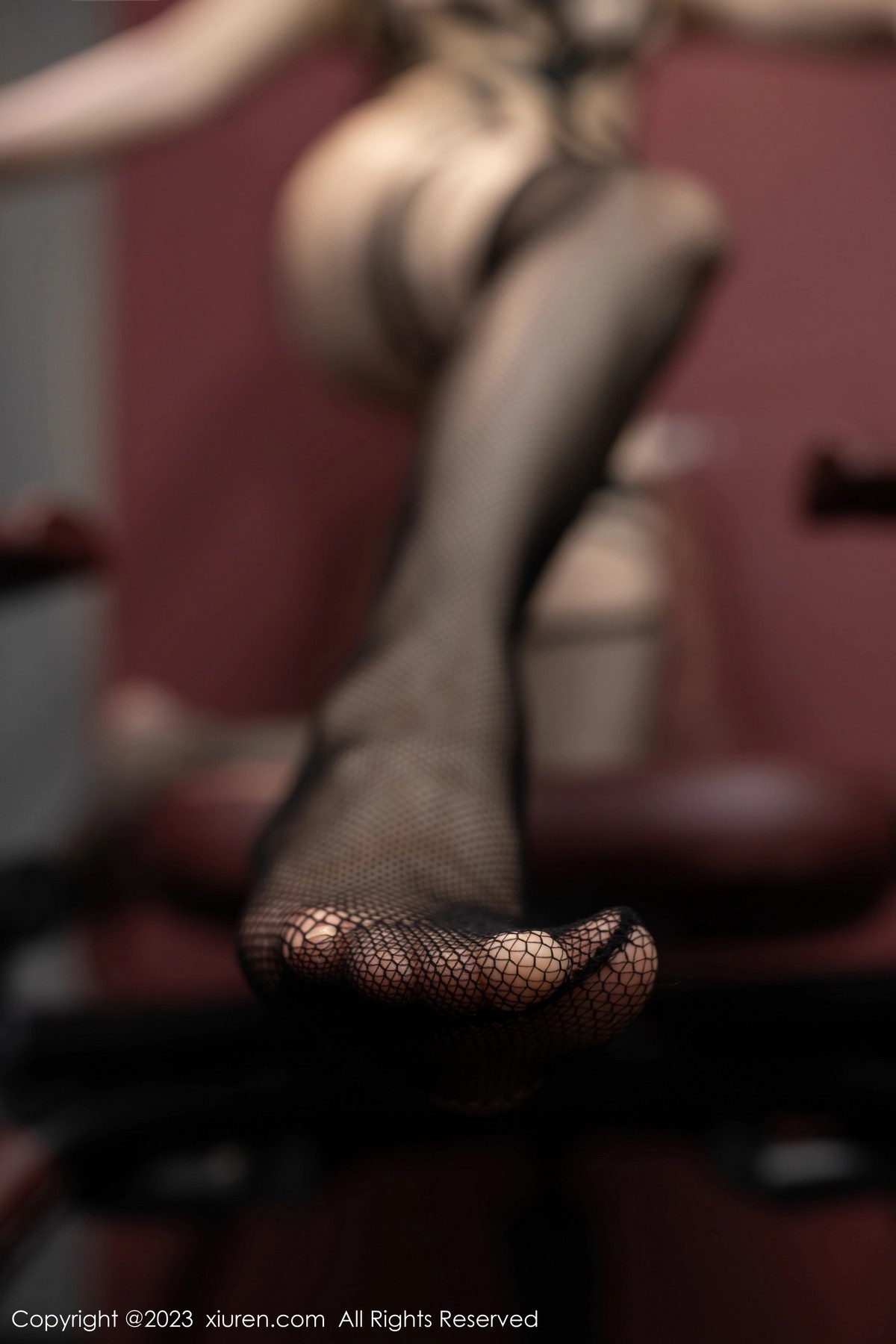 [XiuRen]高清写真图 2023.04.28 No.6664 鱼子酱Fish 黑色美腿