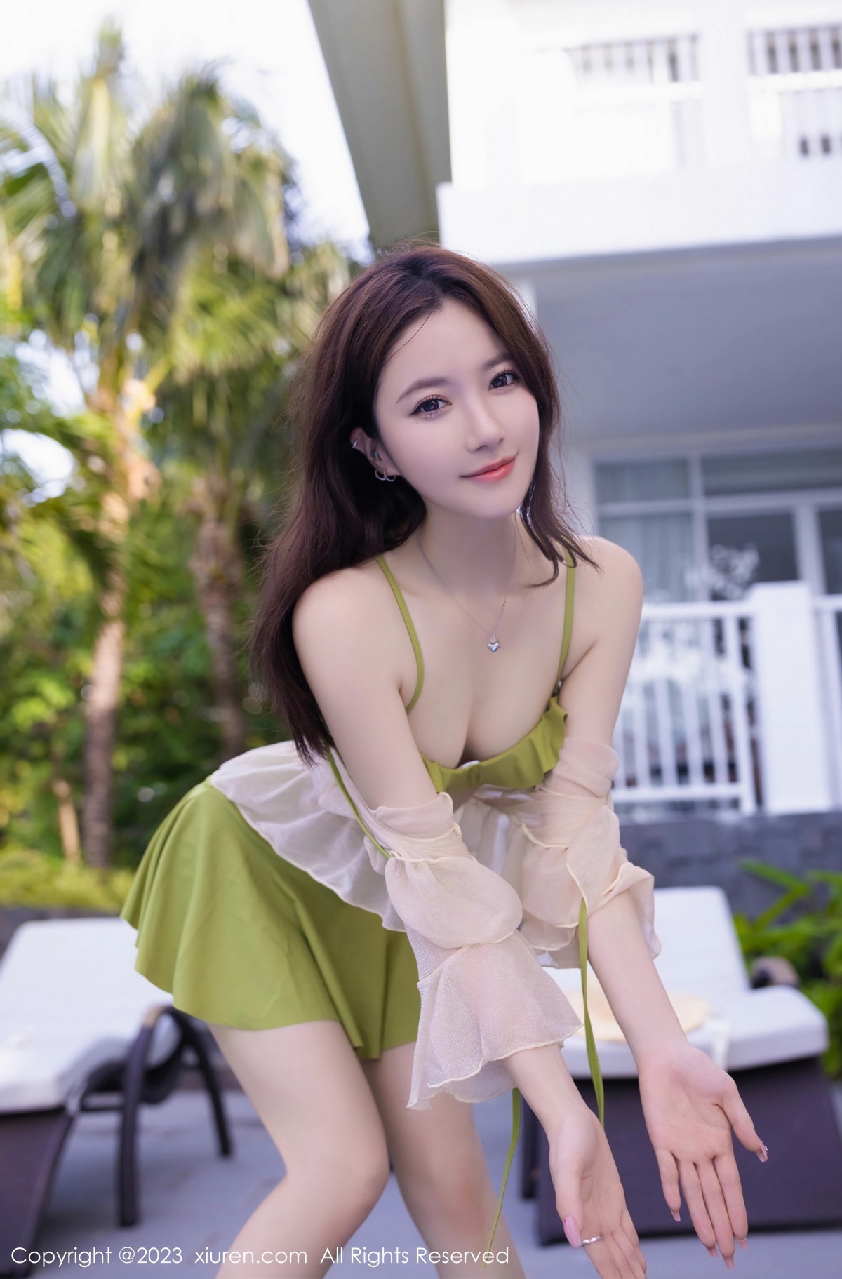 [XiuRen]高清写真图 2023.08.04 No.7189 鱼子酱Fish 户外美腿