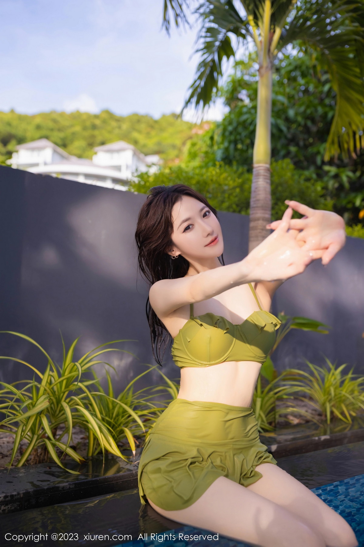 [XiuRen]高清写真图 2023.08.04 No.7189 鱼子酱Fish 户外美腿