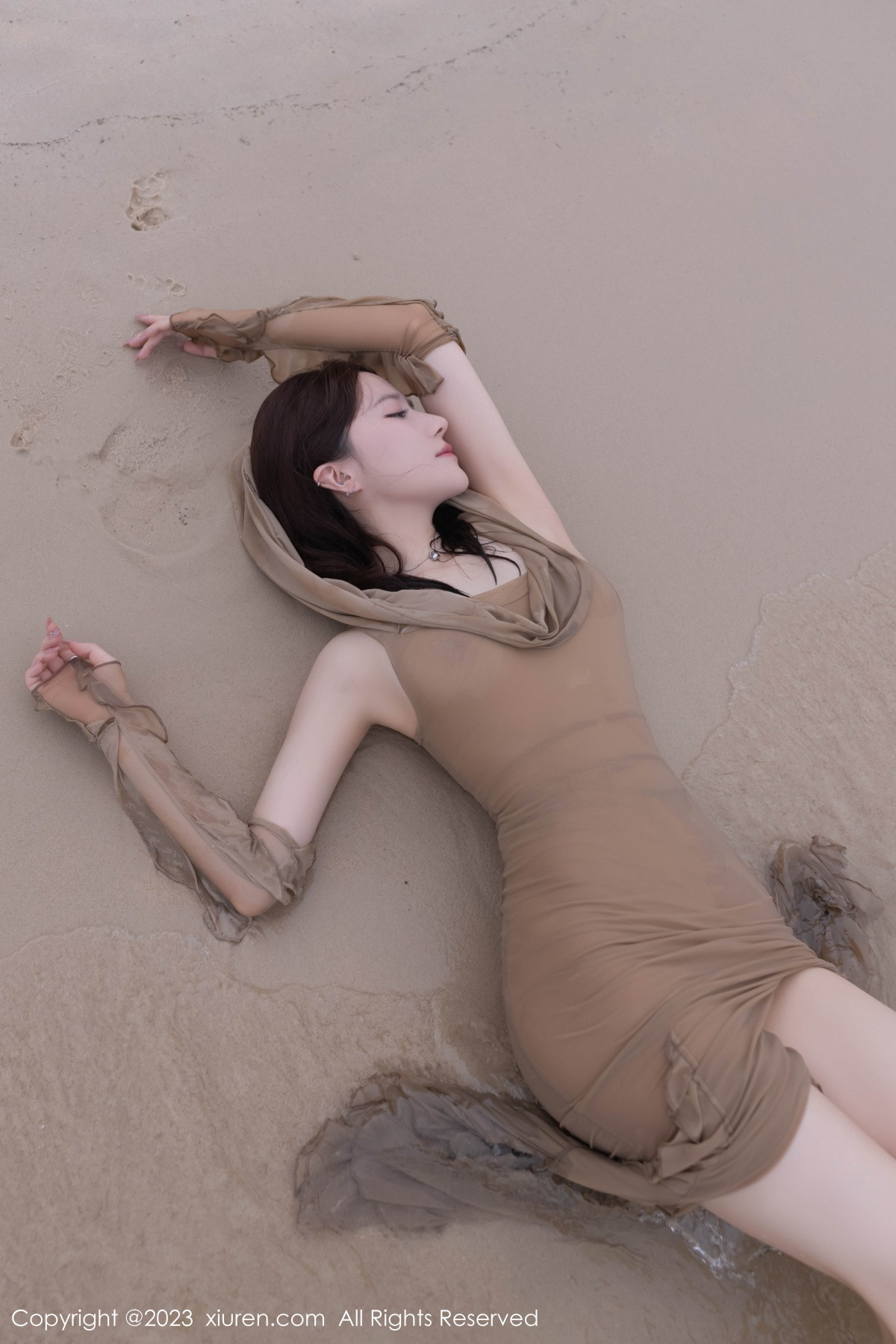 [XiuRen]高清写真图 2023.08.25 No.7288 鱼子酱Fish 沙滩美腿
