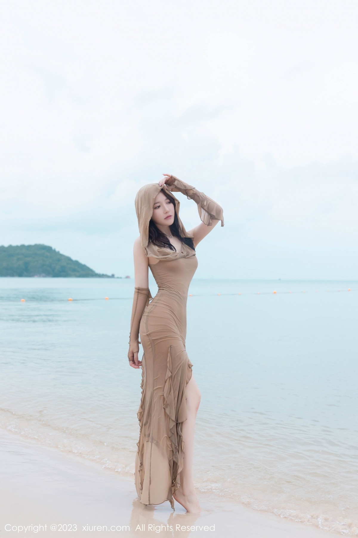 [XiuRen]高清写真图 2023.08.25 No.7288 鱼子酱Fish 沙滩美腿