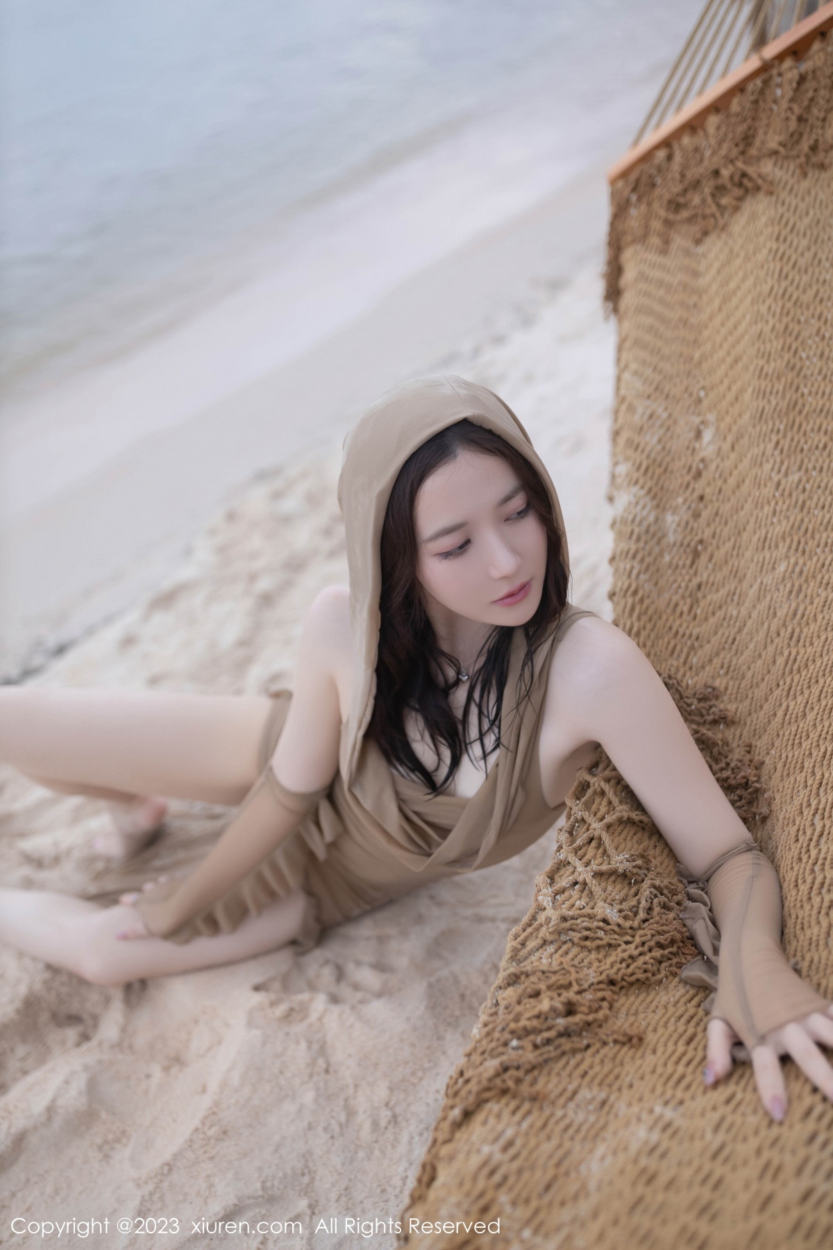 [XiuRen]高清写真图 2023.08.25 No.7288 鱼子酱Fish 沙滩美腿