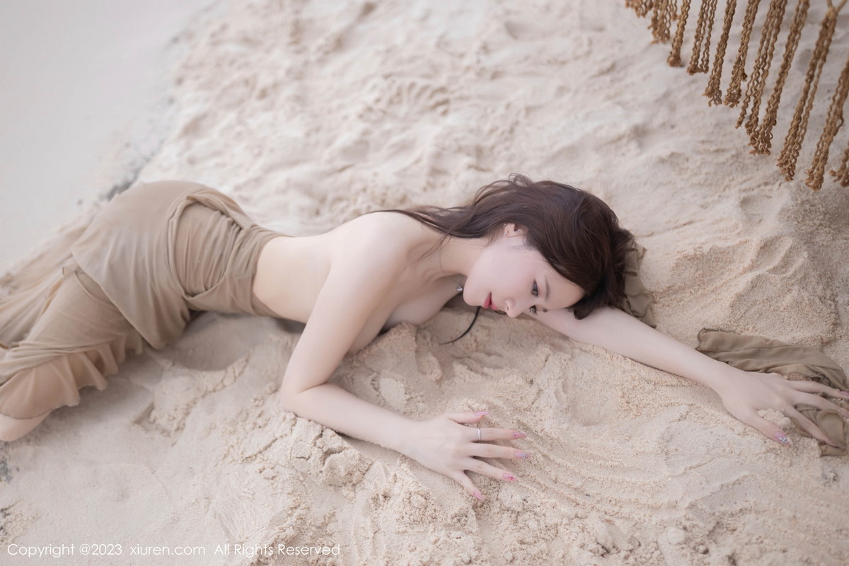 [XiuRen]高清写真图 2023.08.25 No.7288 鱼子酱Fish 沙滩美腿