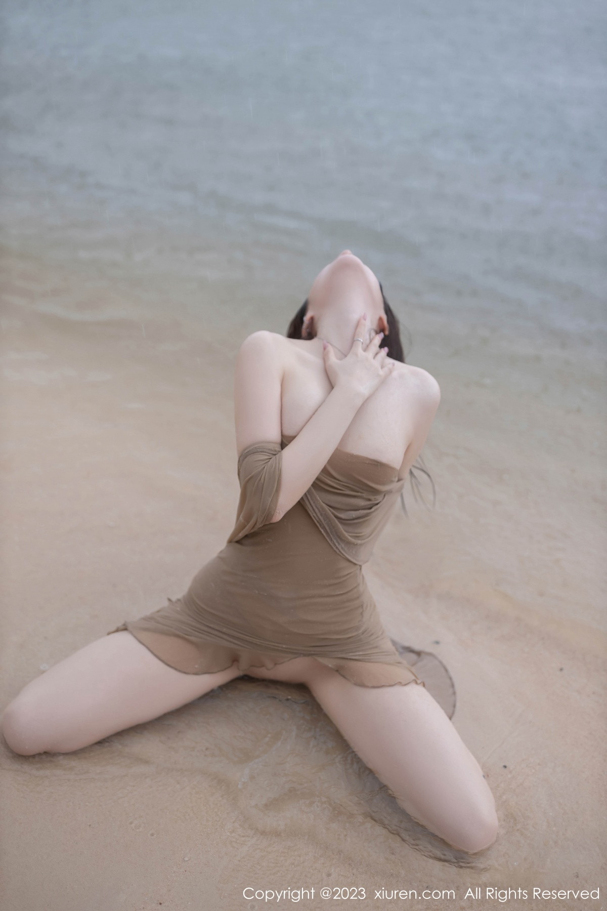 [XiuRen]高清写真图 2023.08.25 No.7288 鱼子酱Fish 沙滩美腿