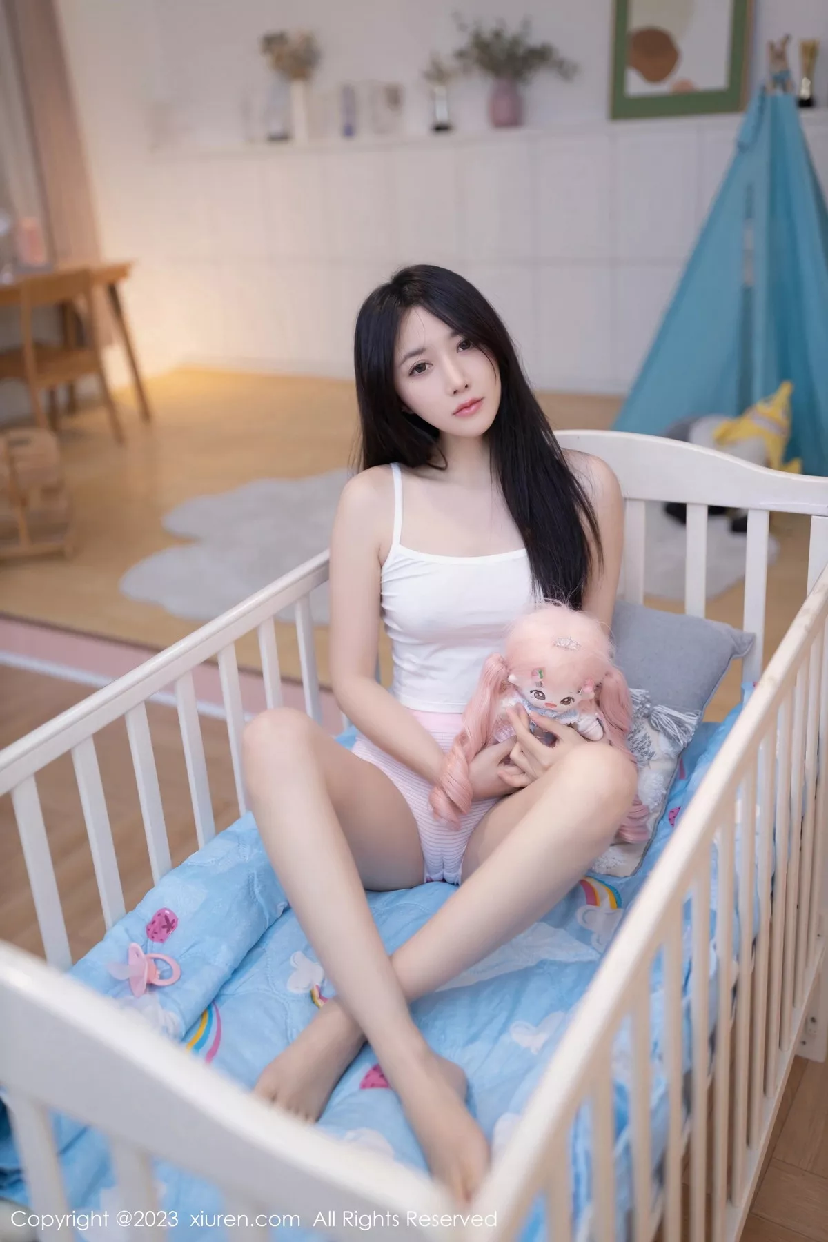 [XiuRen]高清写真图 2023.12.01 No.7752 鱼子酱Fish 甜美美腿
