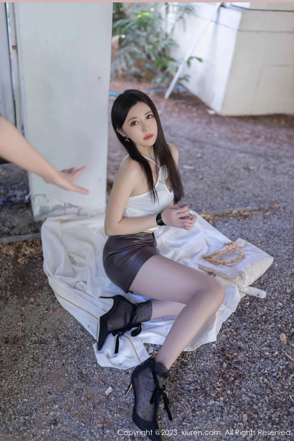 [XiuRen]高清写真图 2023.12.29 No.7888 鱼子酱Fish 短裙美腿
