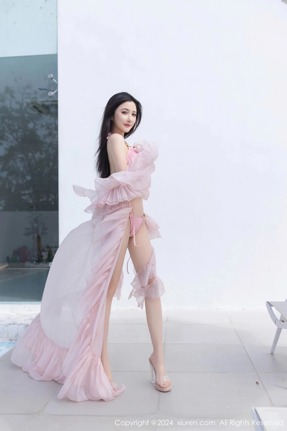 [XiuRen]高清写真图 2024.01.05 No.7920 鱼子酱Fish 比基尼美腿