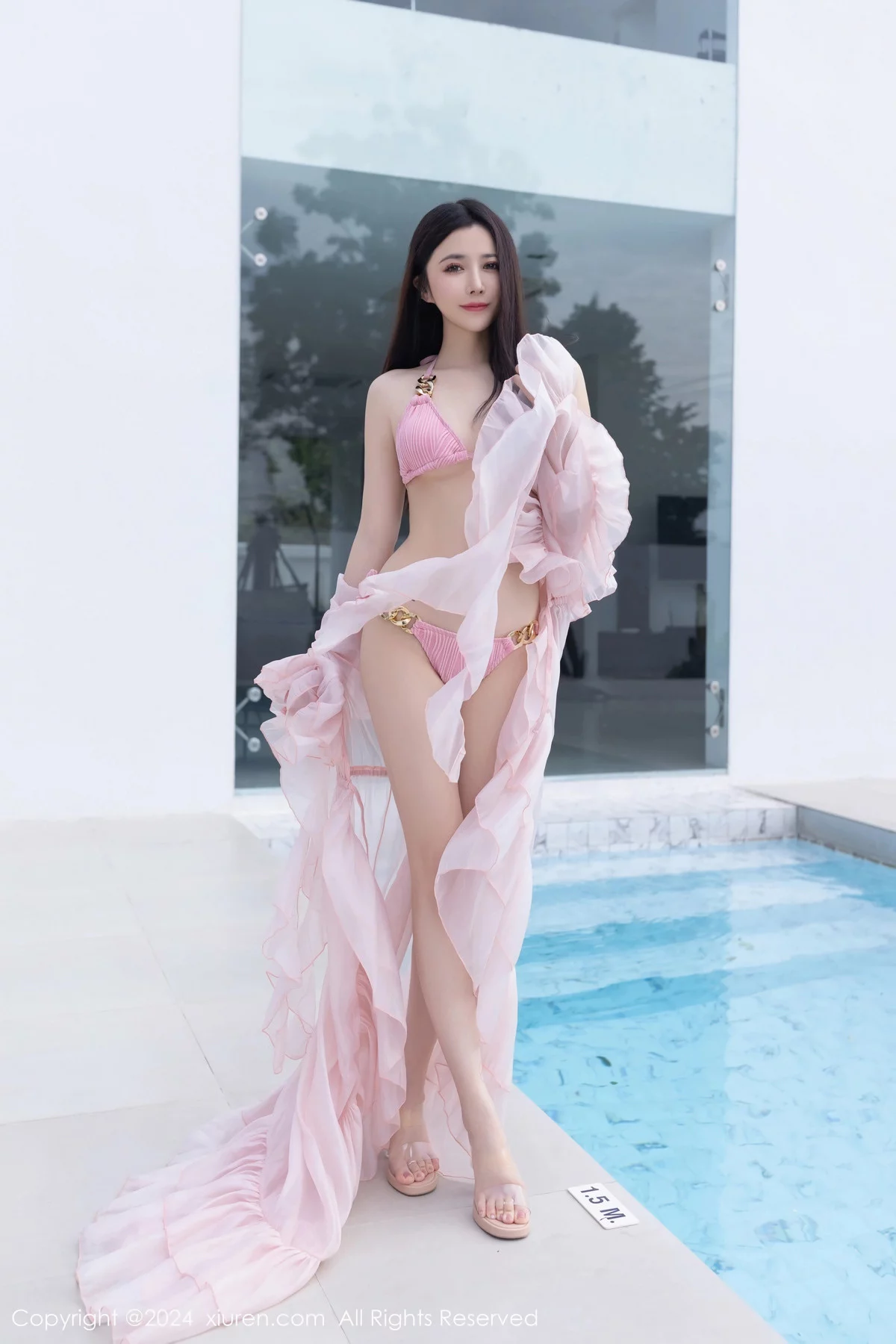 [XiuRen]高清写真图 2024.01.05 No.7920 鱼子酱Fish 比基尼美腿