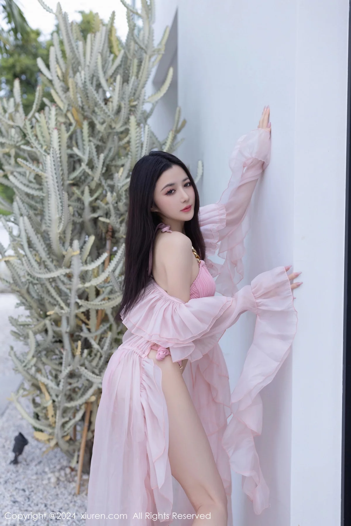 [XiuRen]高清写真图 2024.01.05 No.7920 鱼子酱Fish 比基尼美腿