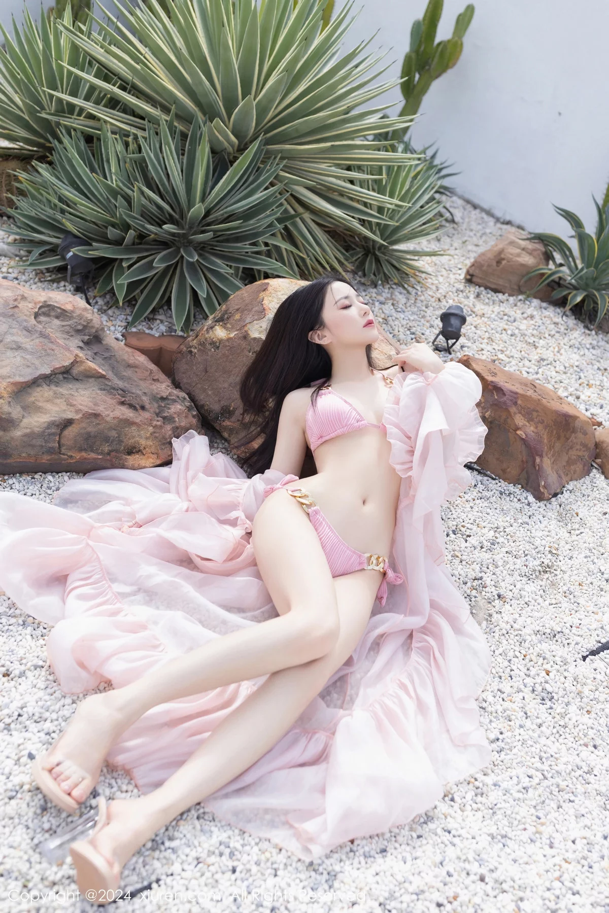 [XiuRen]高清写真图 2024.01.05 No.7920 鱼子酱Fish 比基尼美腿