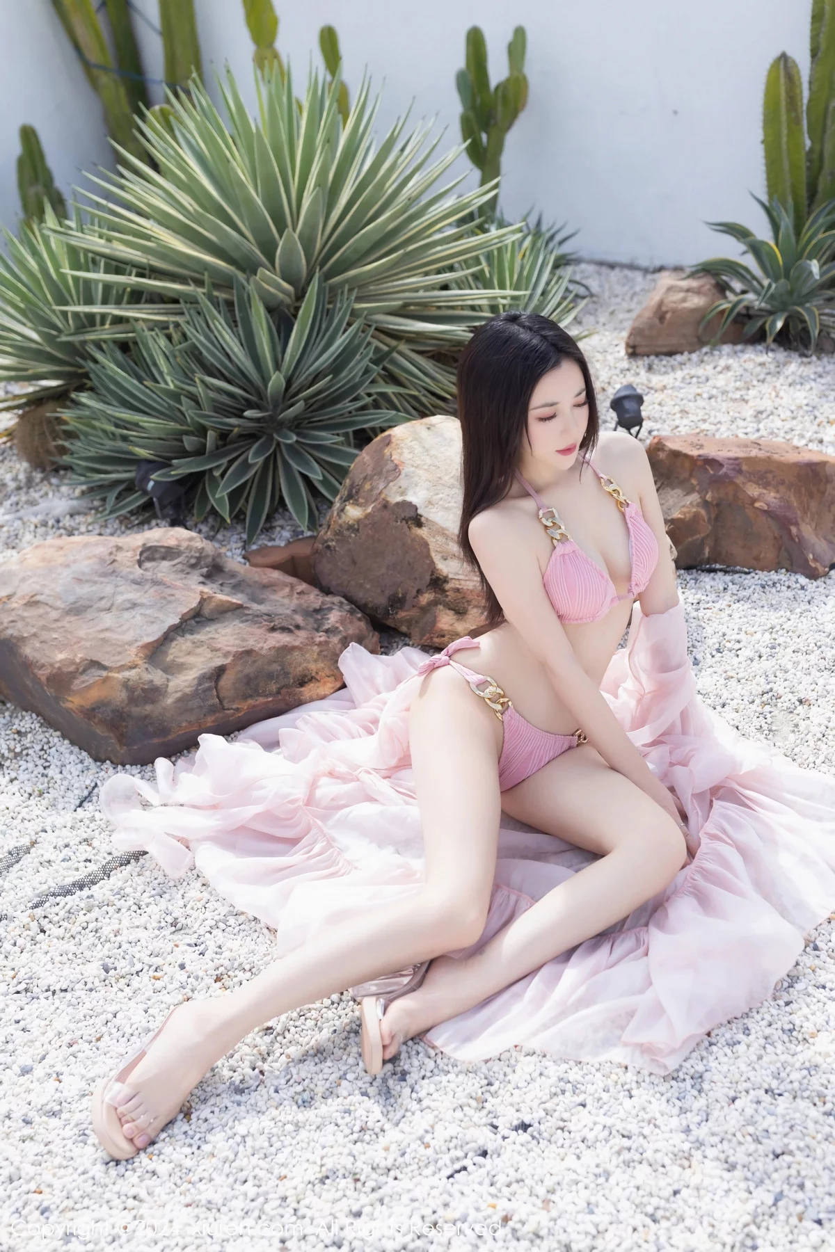[XiuRen]高清写真图 2024.01.05 No.7920 鱼子酱Fish 比基尼美腿