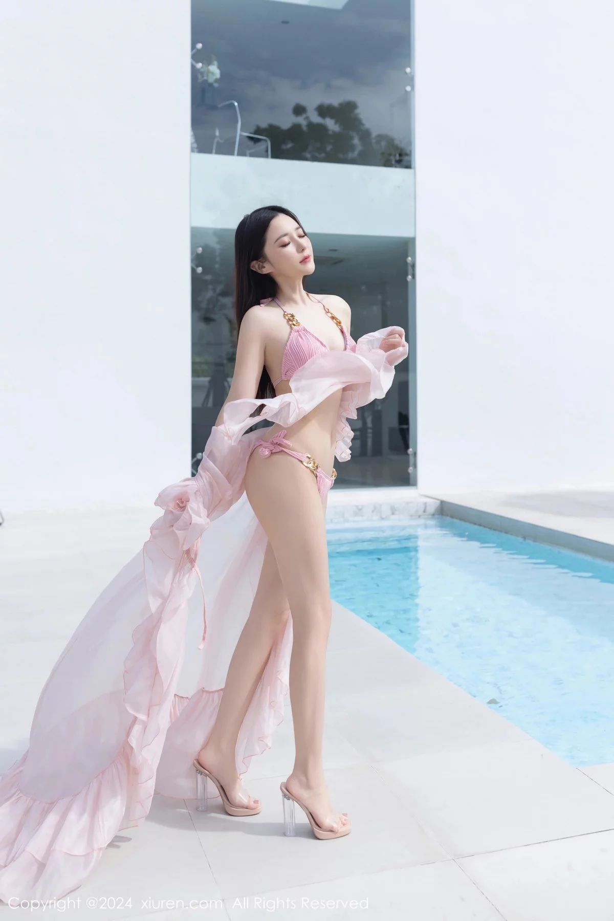[XiuRen]高清写真图 2024.01.05 No.7920 鱼子酱Fish 比基尼美腿