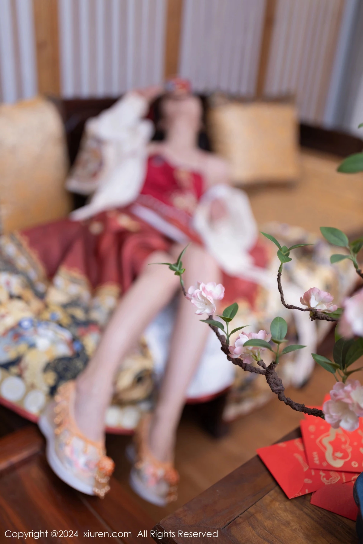 [XiuRen]高清写真图 2024.02.08 No.8095 鱼子酱Fish 美腿妩媚