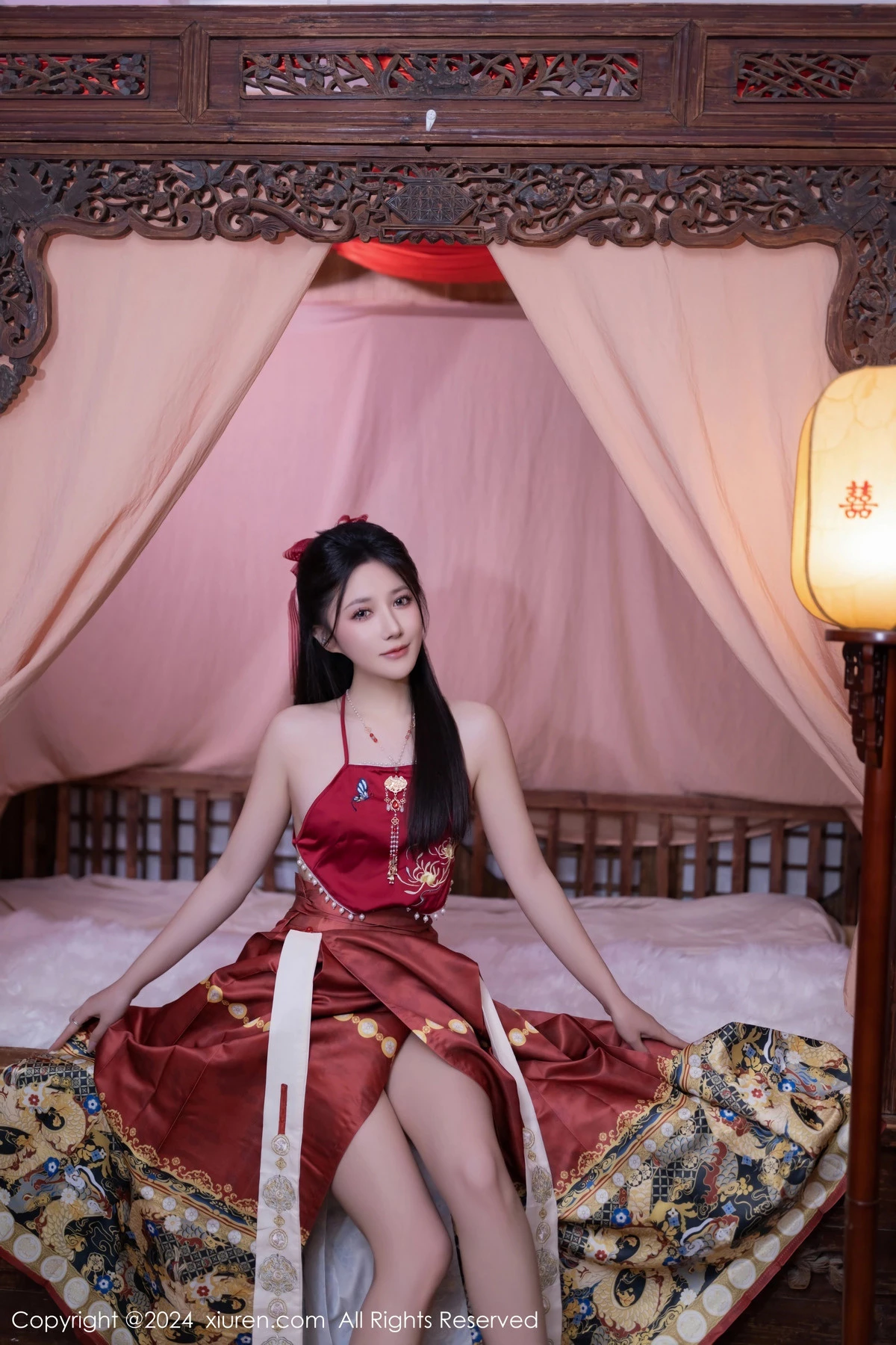 [XiuRen]高清写真图 2024.02.08 No.8095 鱼子酱Fish 美腿妩媚