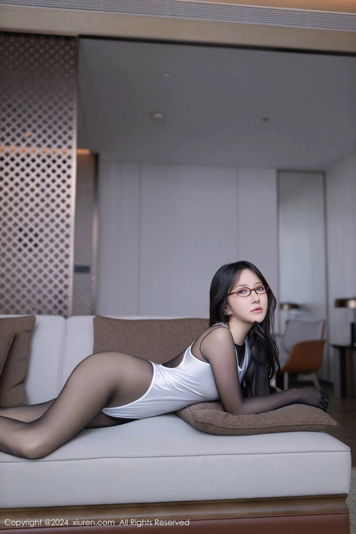 [XiuRen]高清写真图 2024.03.22 No.8278 鱼子酱Fish 美腿黑丝