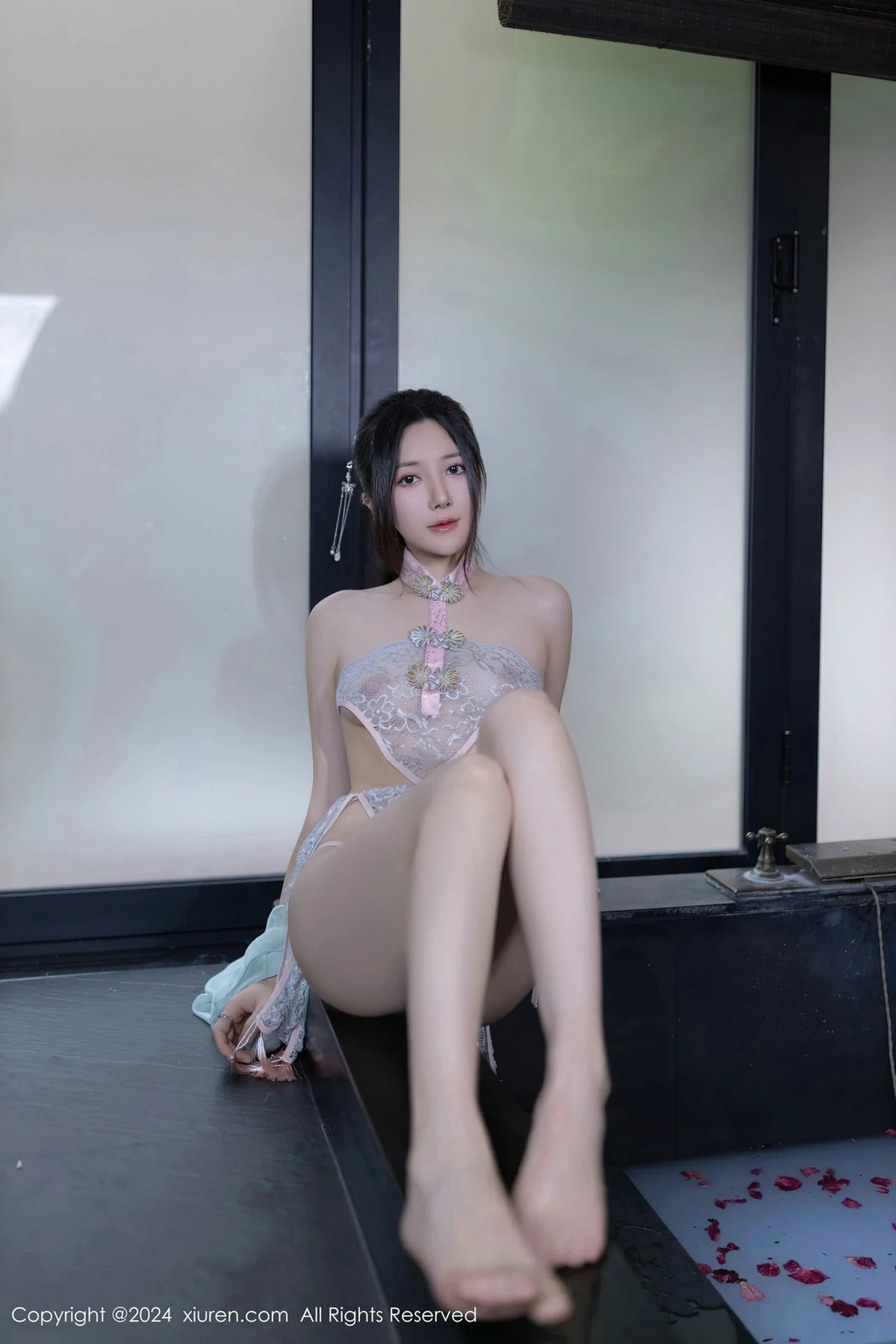 [XiuRen]高清写真图 2024.04.19 No.8428 鱼子酱Fish 美腿性感