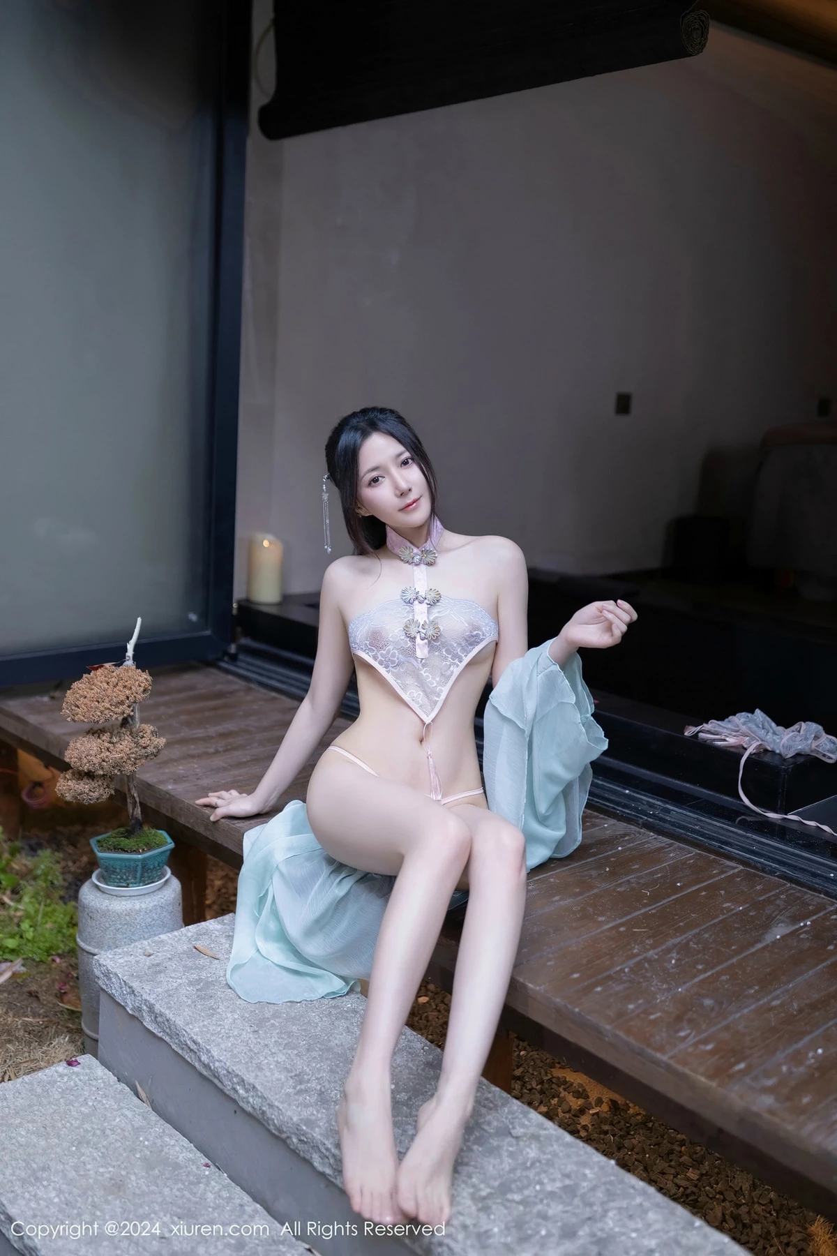 [XiuRen]高清写真图 2024.04.19 No.8428 鱼子酱Fish 美腿性感