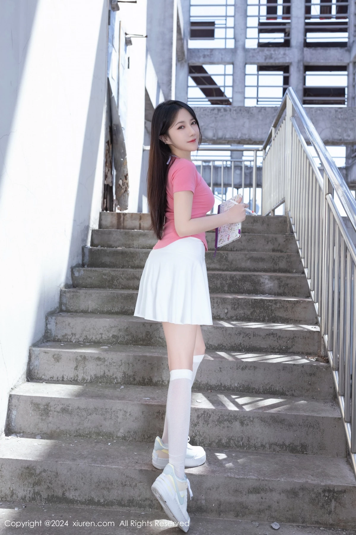 [XiuRen]高清写真图 2024.04.26 No.8457 鱼子酱Fish 天台少女