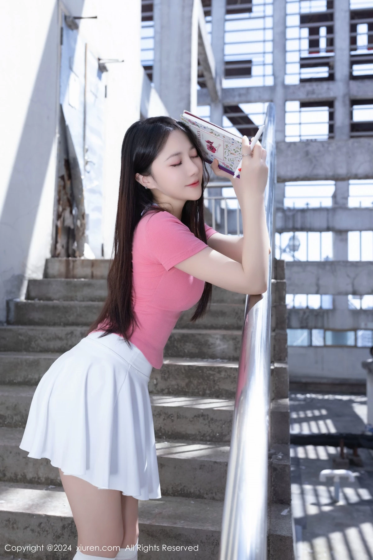 [XiuRen]高清写真图 2024.04.26 No.8457 鱼子酱Fish 天台少女