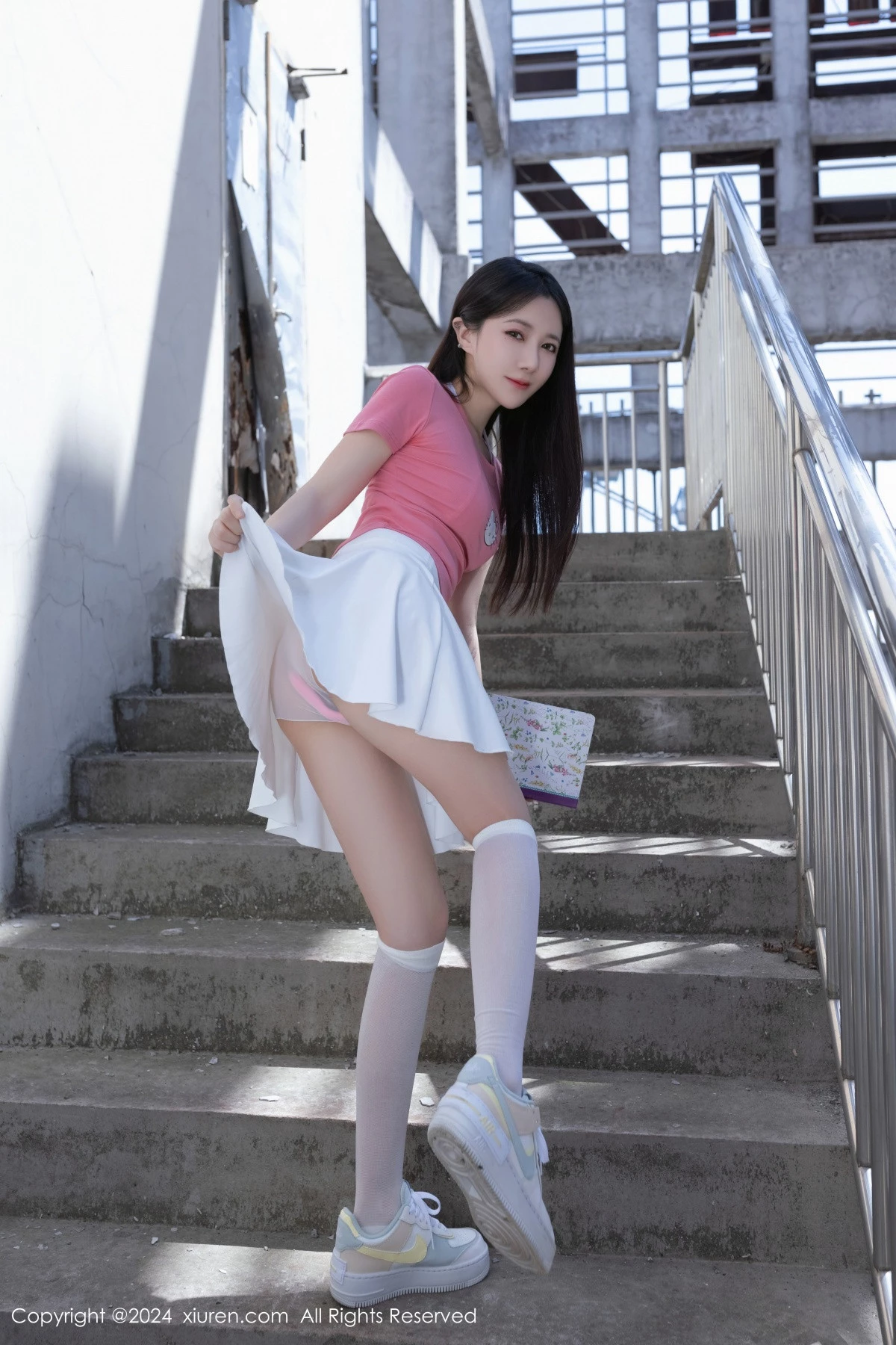 [XiuRen]高清写真图 2024.04.26 No.8457 鱼子酱Fish 天台少女