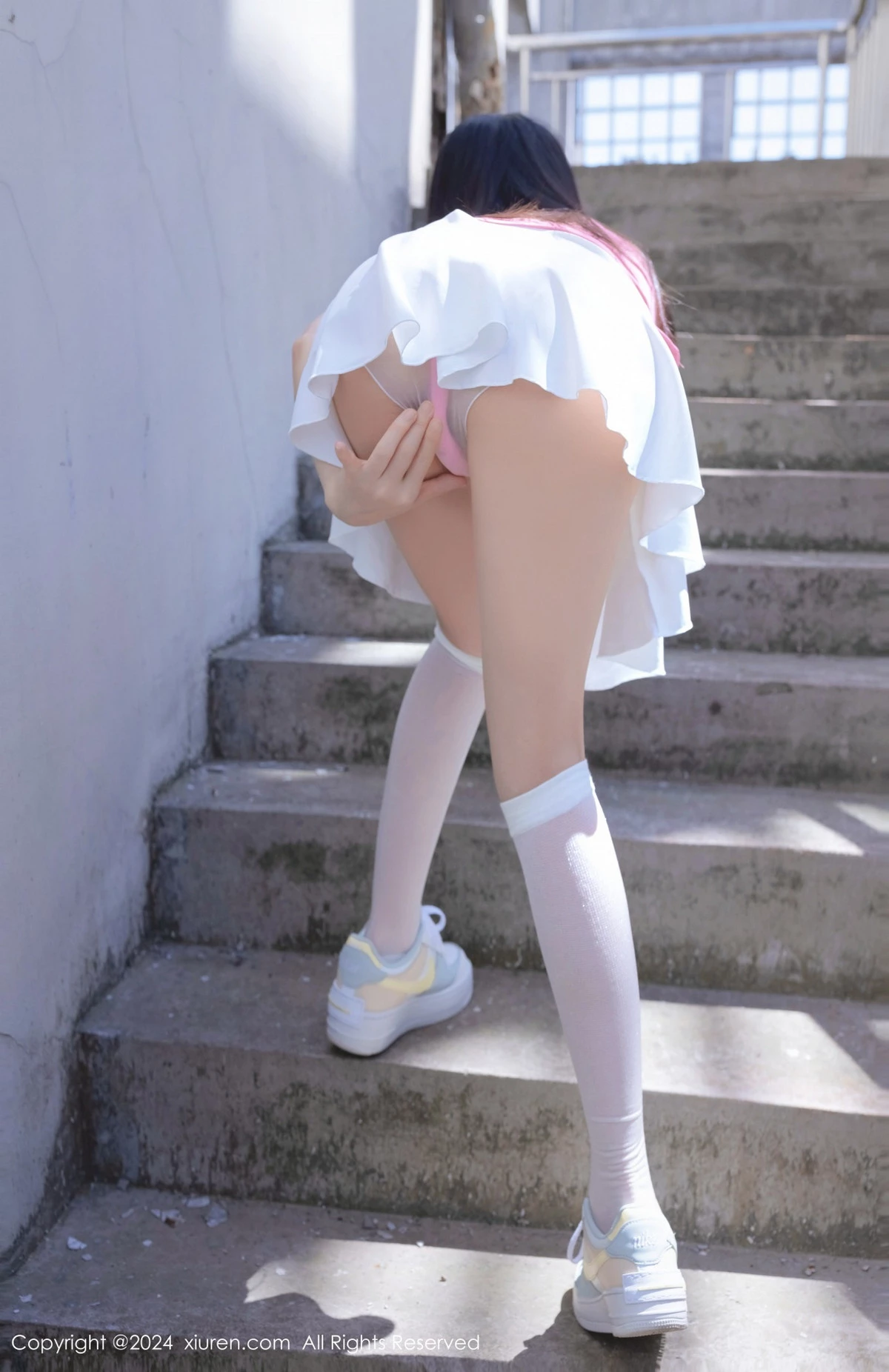 [XiuRen]高清写真图 2024.04.26 No.8457 鱼子酱Fish 天台少女