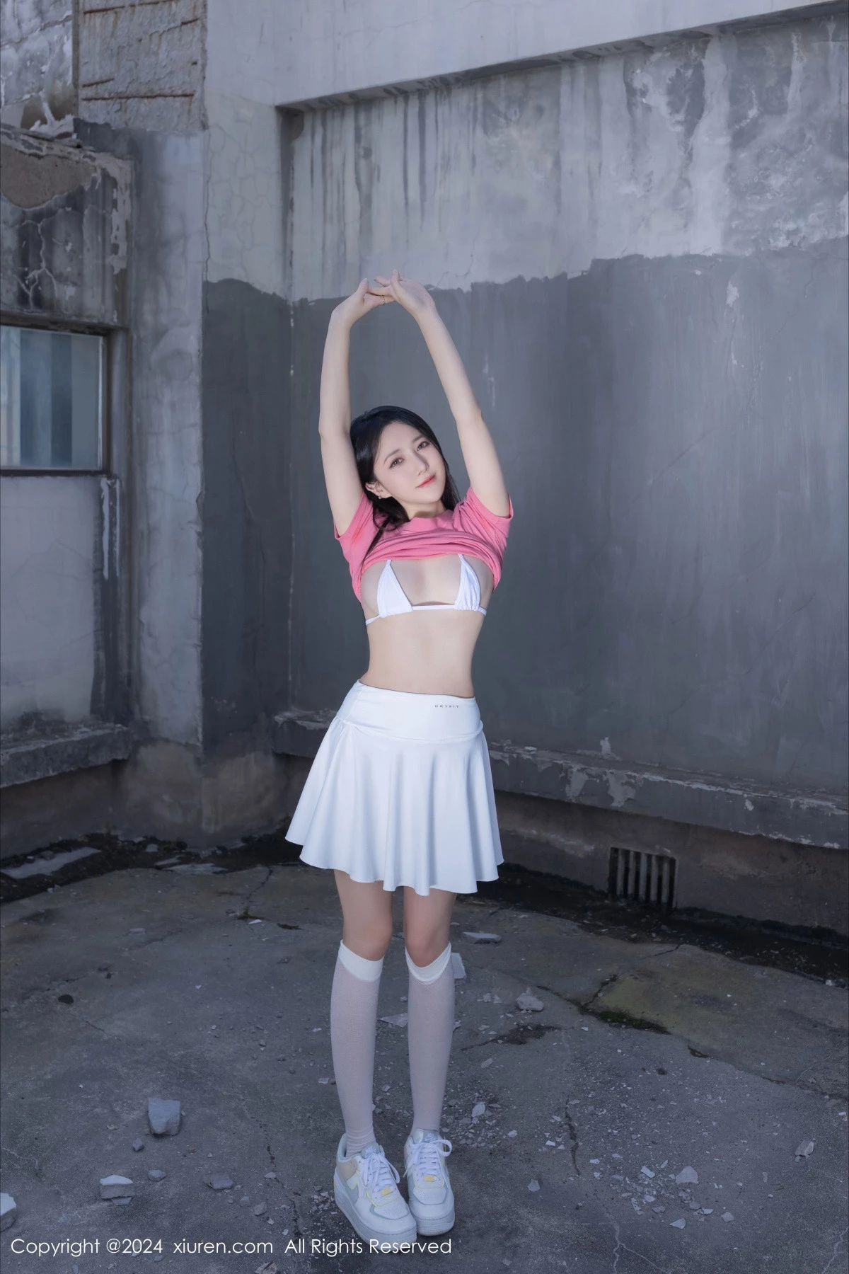 [XiuRen]高清写真图 2024.04.26 No.8457 鱼子酱Fish 天台少女