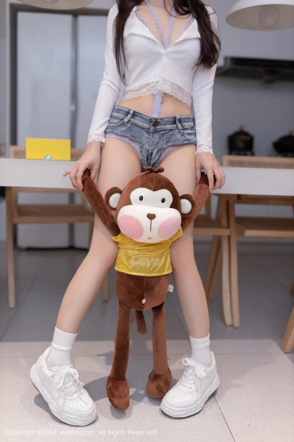 [XiuRen]高清写真图 2024.05.31 No.8639 鱼子酱Fish 美腿性感
