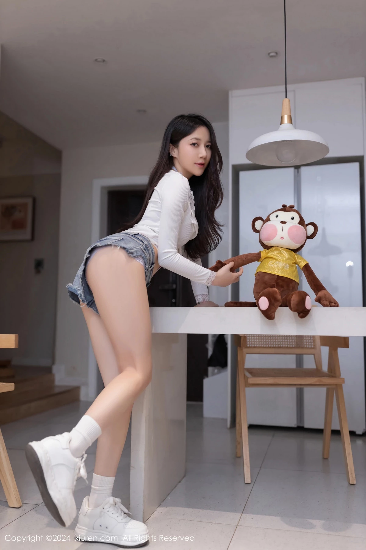 [XiuRen]高清写真图 2024.05.31 No.8639 鱼子酱Fish 美腿性感