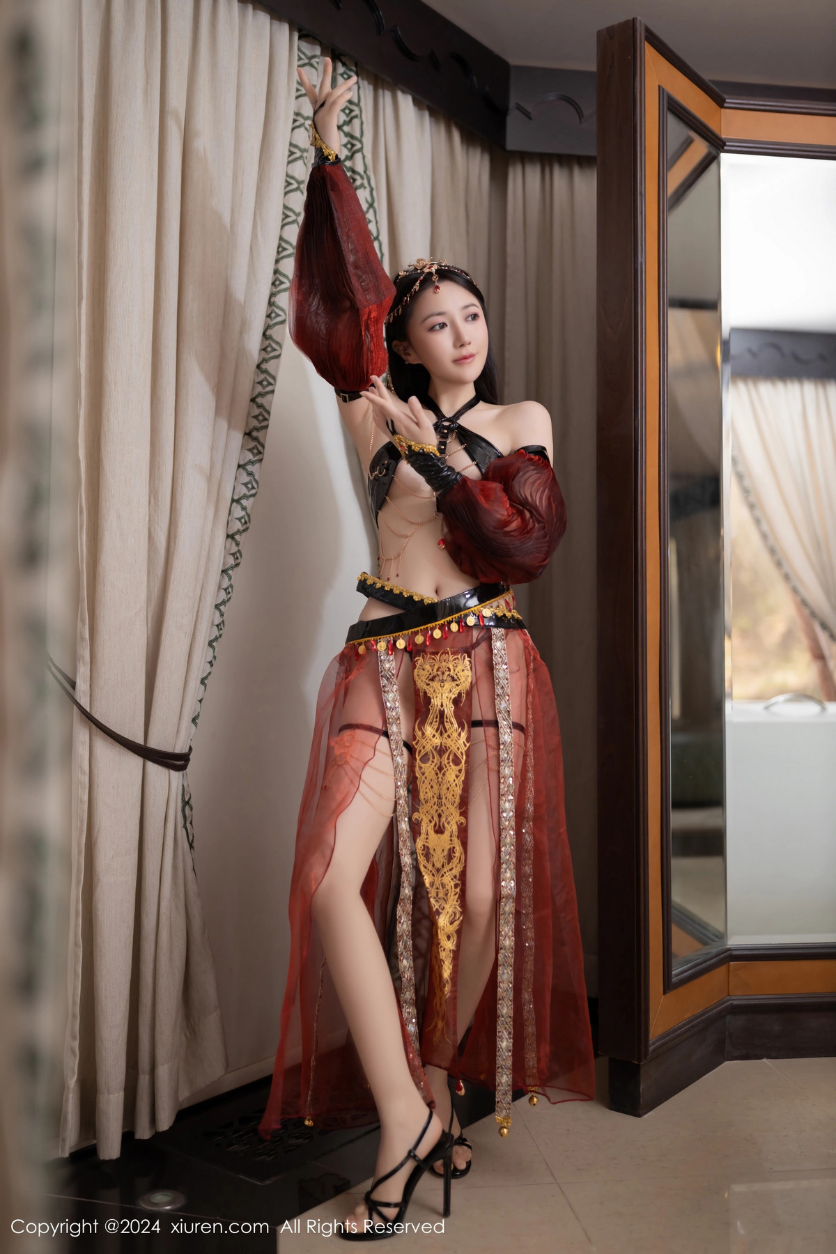 [XiuRen]高清写真图 2024.06.28 No.8778 鱼子酱Fish 舞娘装扮