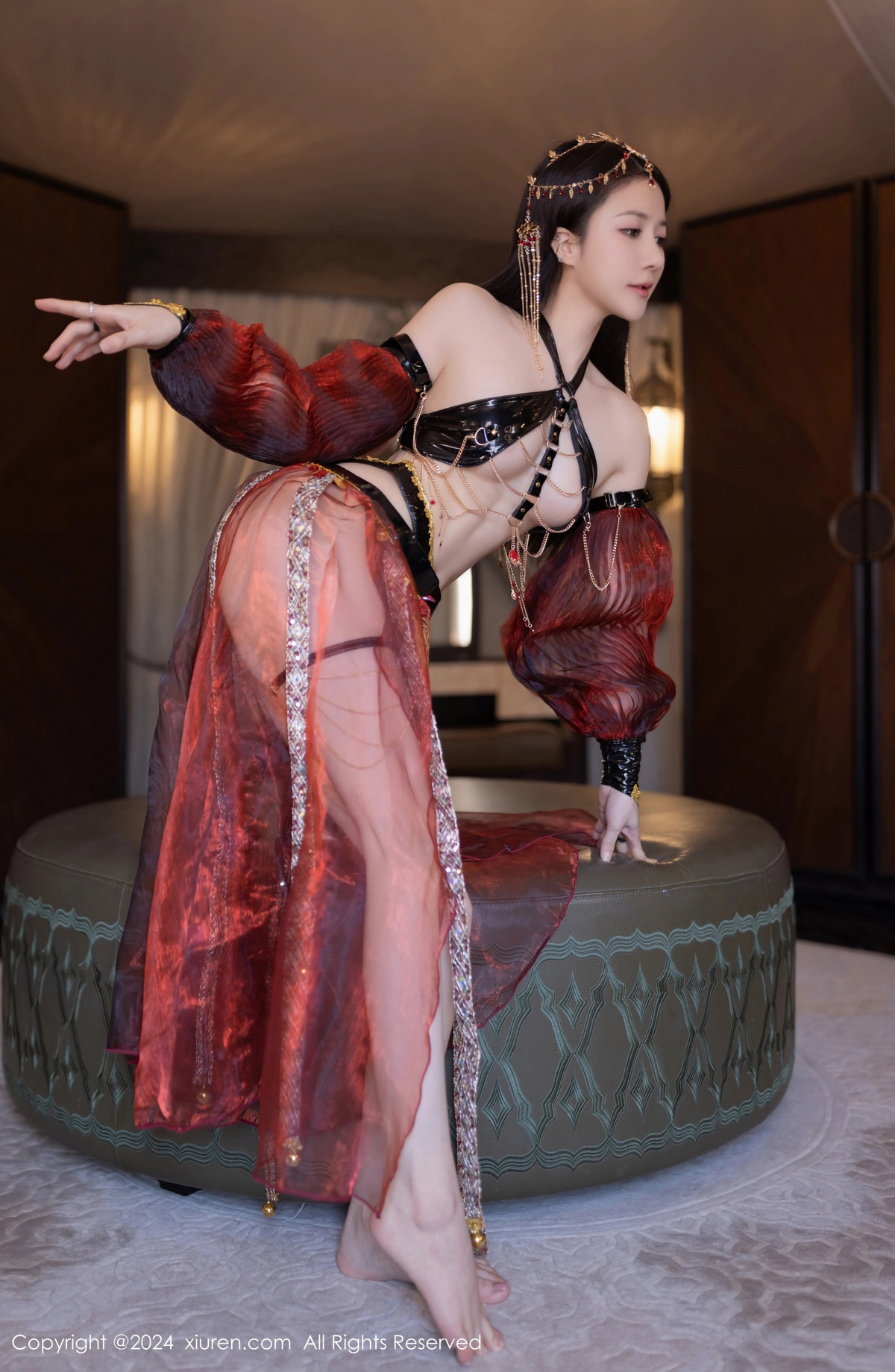 [XiuRen]高清写真图 2024.06.28 No.8778 鱼子酱Fish 舞娘装扮