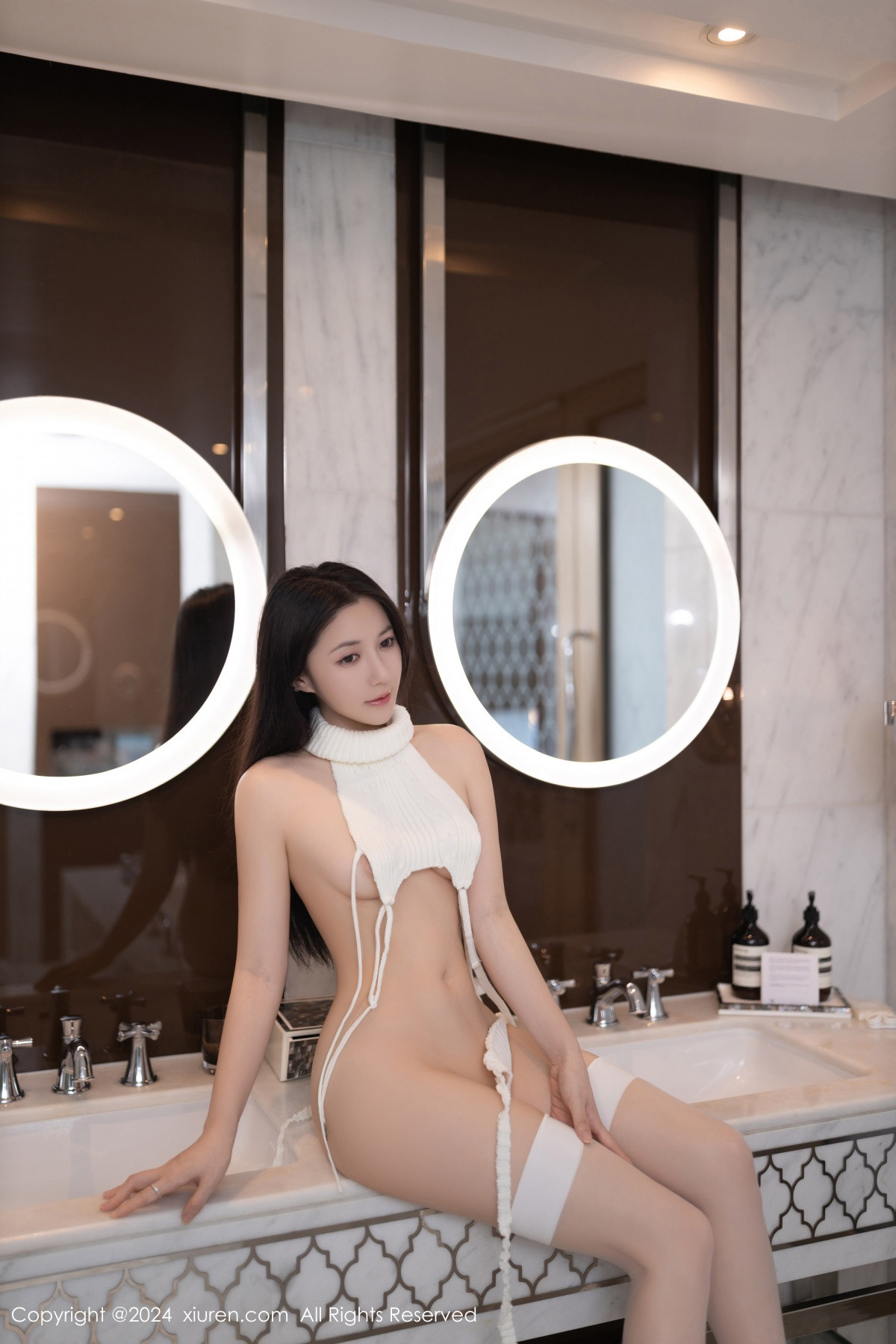 [XiuRen]高清写真图 2024.08.16 No.9030 鱼子酱Fish 丝袜美腿