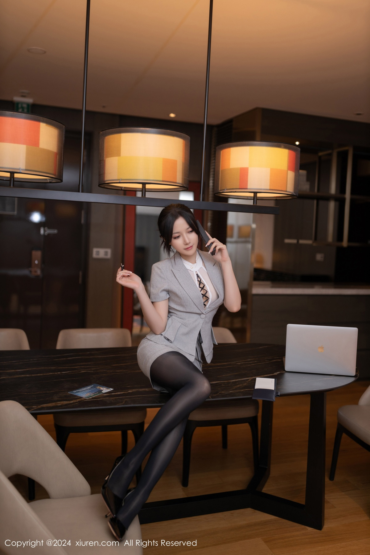 [XiuRen]高清写真图 2024.09.20 No.9189 鱼子酱Fish 黑丝美腿