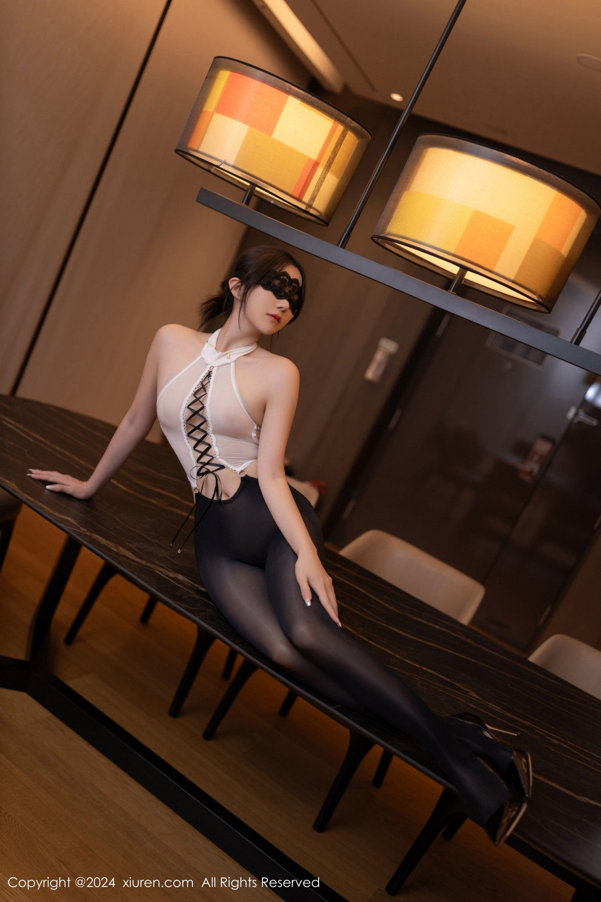 [XiuRen]高清写真图 2024.09.20 No.9189 鱼子酱Fish 黑丝美腿