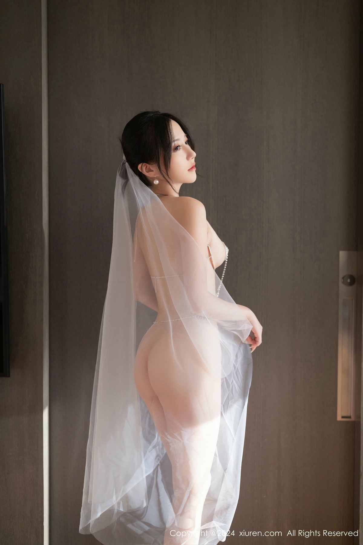 [XiuRen]高清写真图 2024.11.01 No.9387 鱼子酱Fish 丝袜美腿