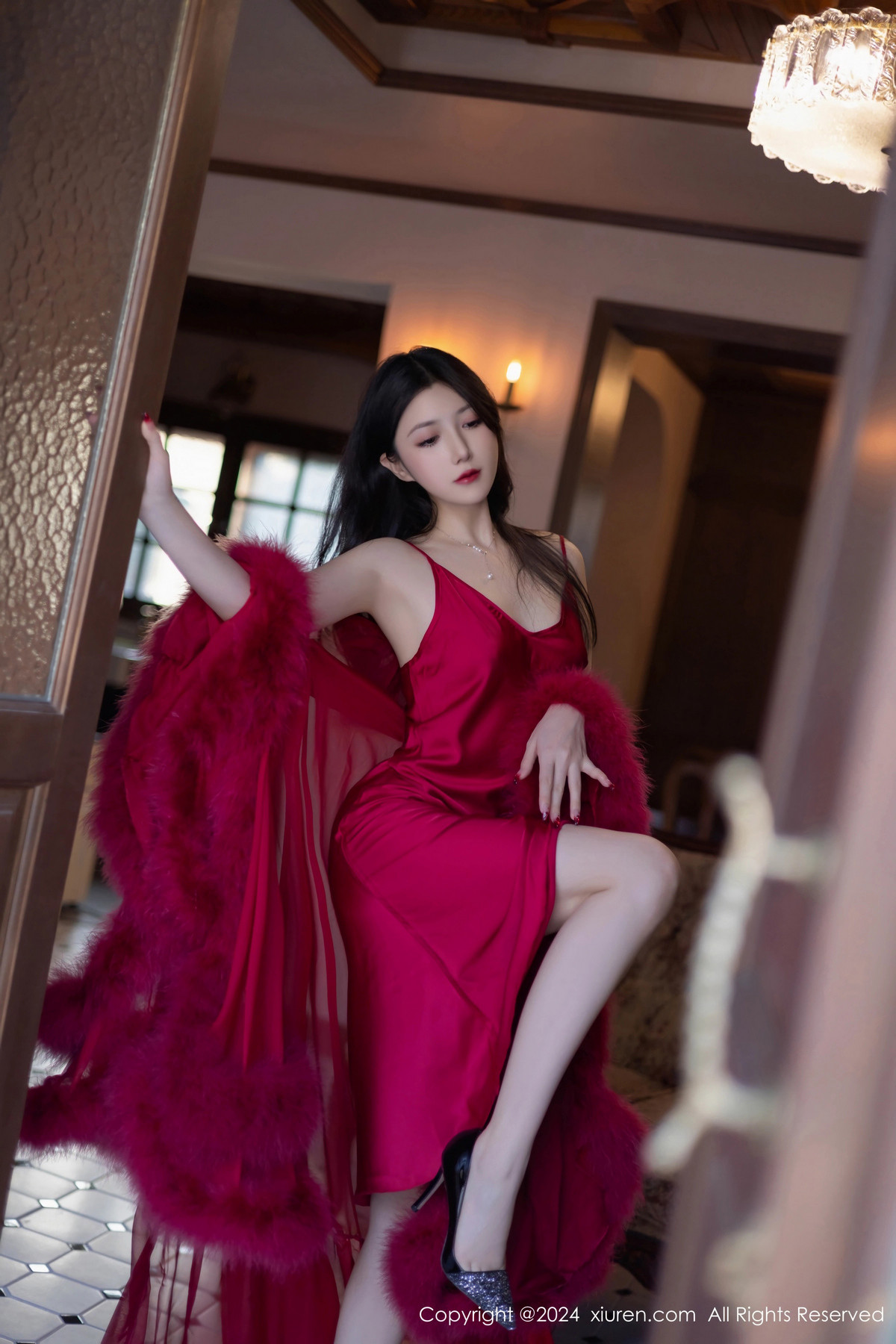 [XiuRen]高清写真图 2024.11.08 No.9422 鱼子酱Fish 美腿性感