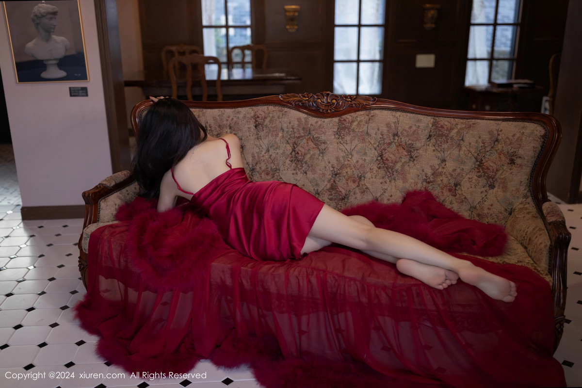 [XiuRen]高清写真图 2024.11.08 No.9422 鱼子酱Fish 美腿性感