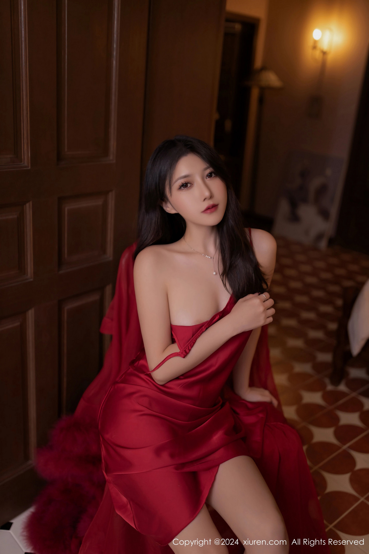 [XiuRen]高清写真图 2024.11.08 No.9422 鱼子酱Fish 美腿性感