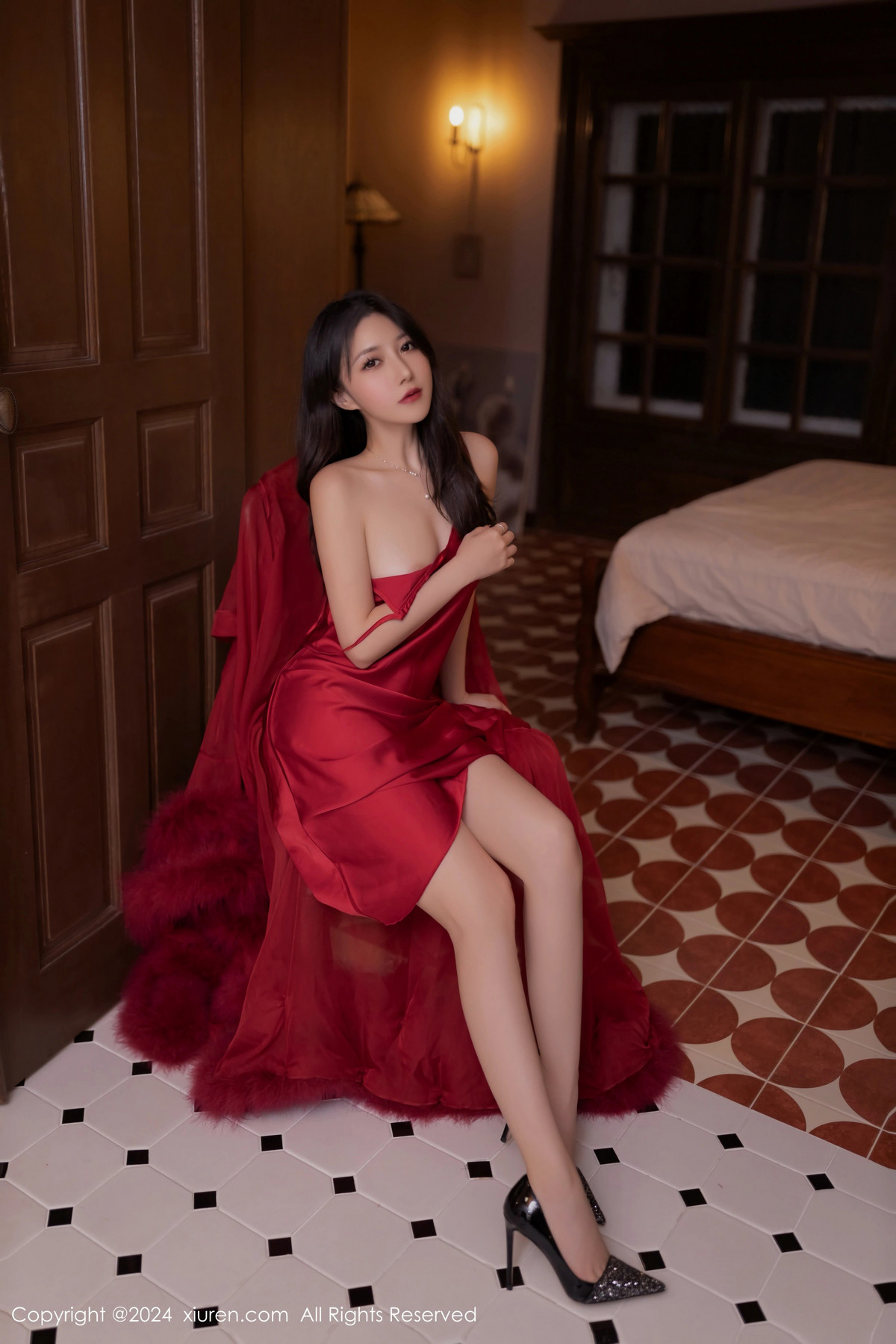 [XiuRen]高清写真图 2024.11.08 No.9422 鱼子酱Fish 美腿性感