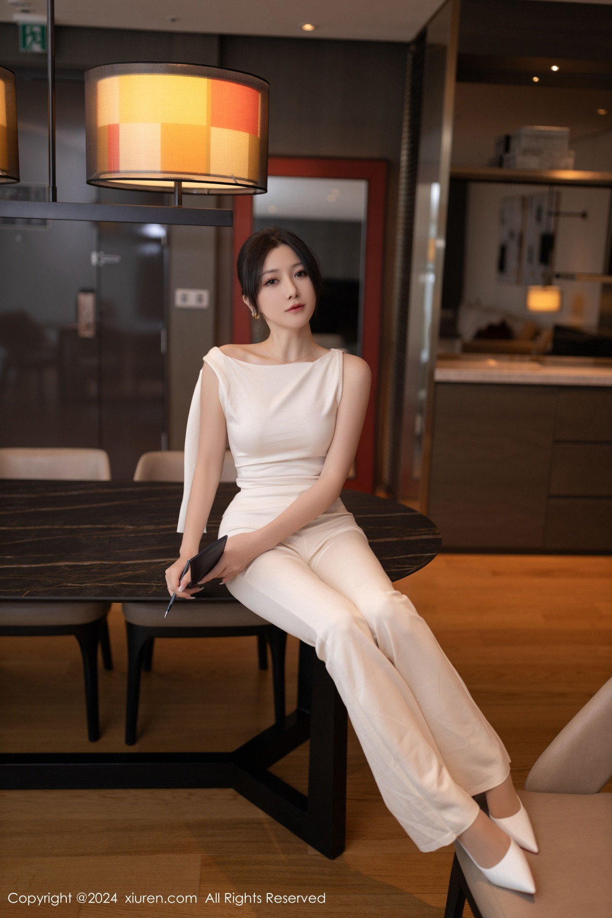 [XiuRen]高清写真图 2024.11.15 No.9457 鱼子酱Fish 丝袜美腿