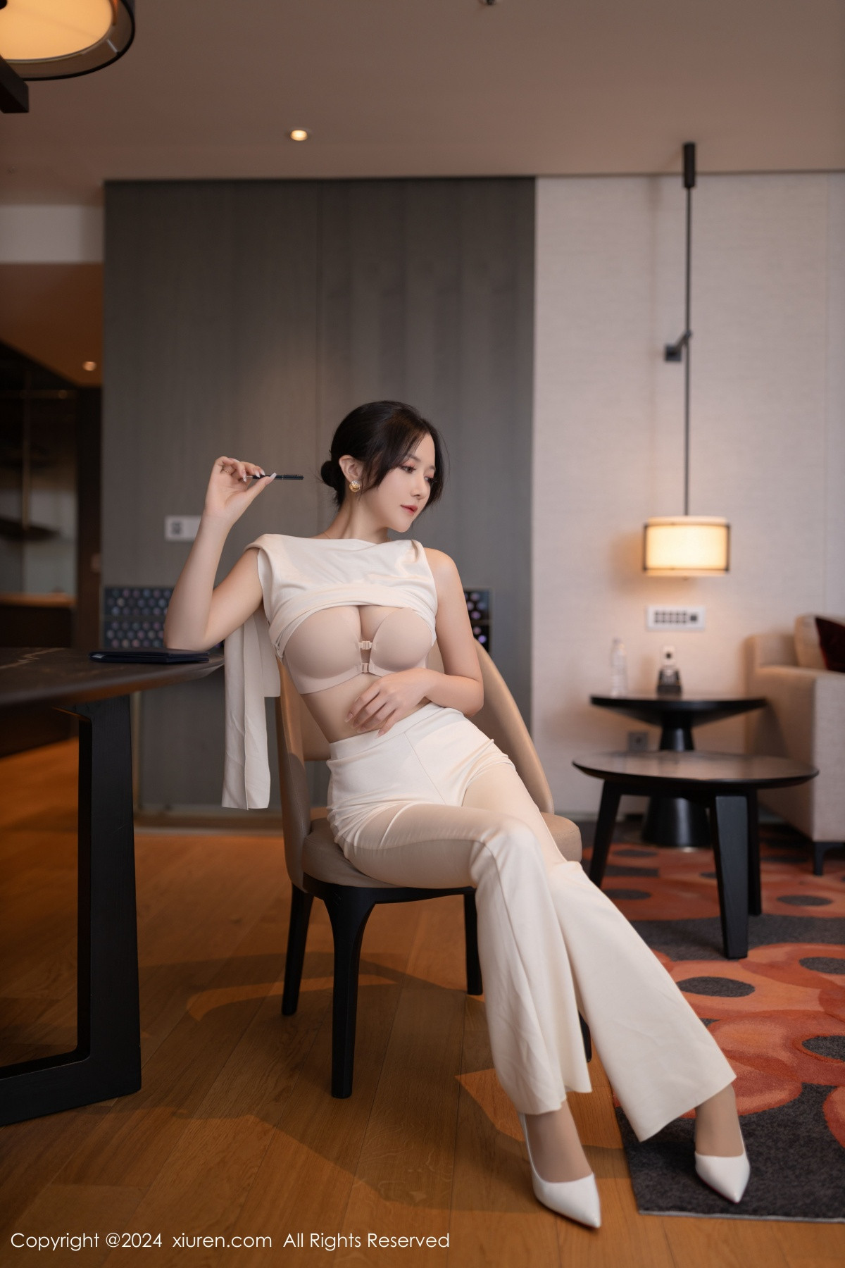 [XiuRen]高清写真图 2024.11.15 No.9457 鱼子酱Fish 丝袜美腿