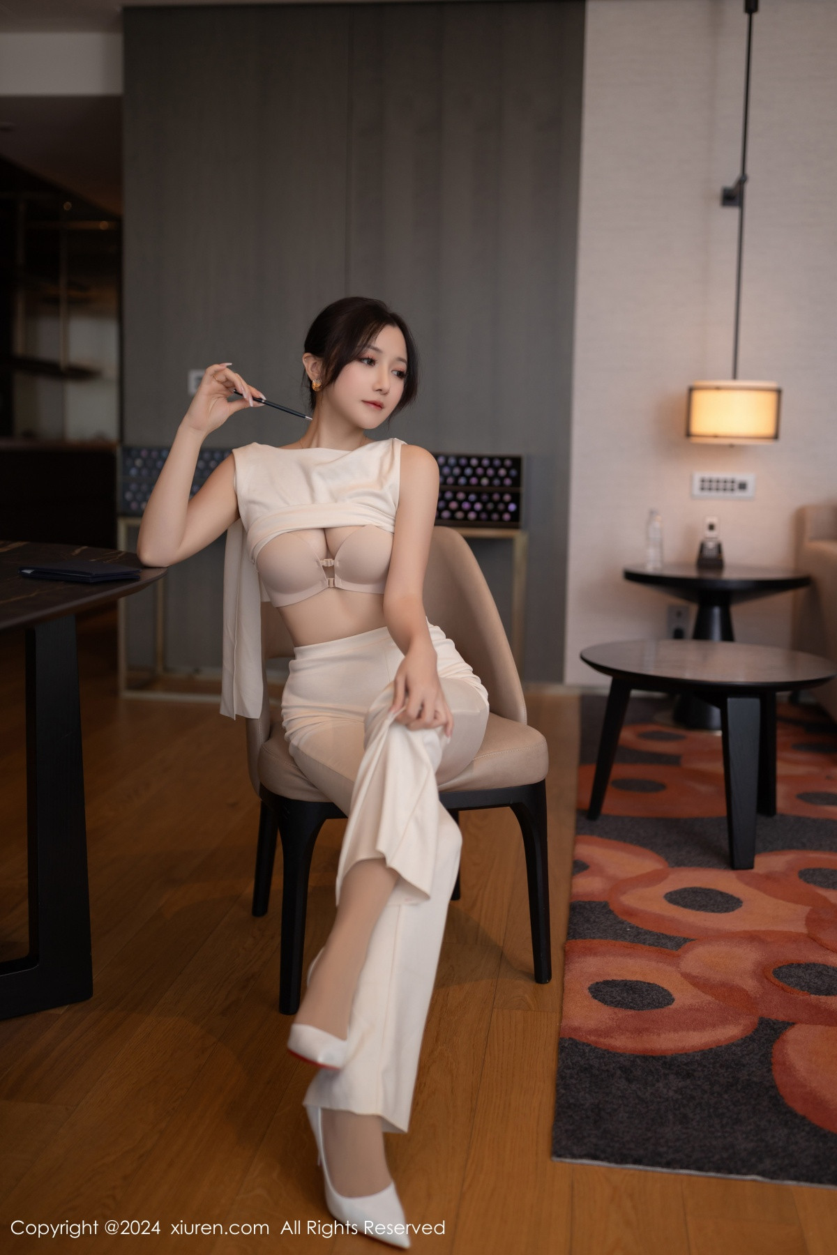 [XiuRen]高清写真图 2024.11.15 No.9457 鱼子酱Fish 丝袜美腿